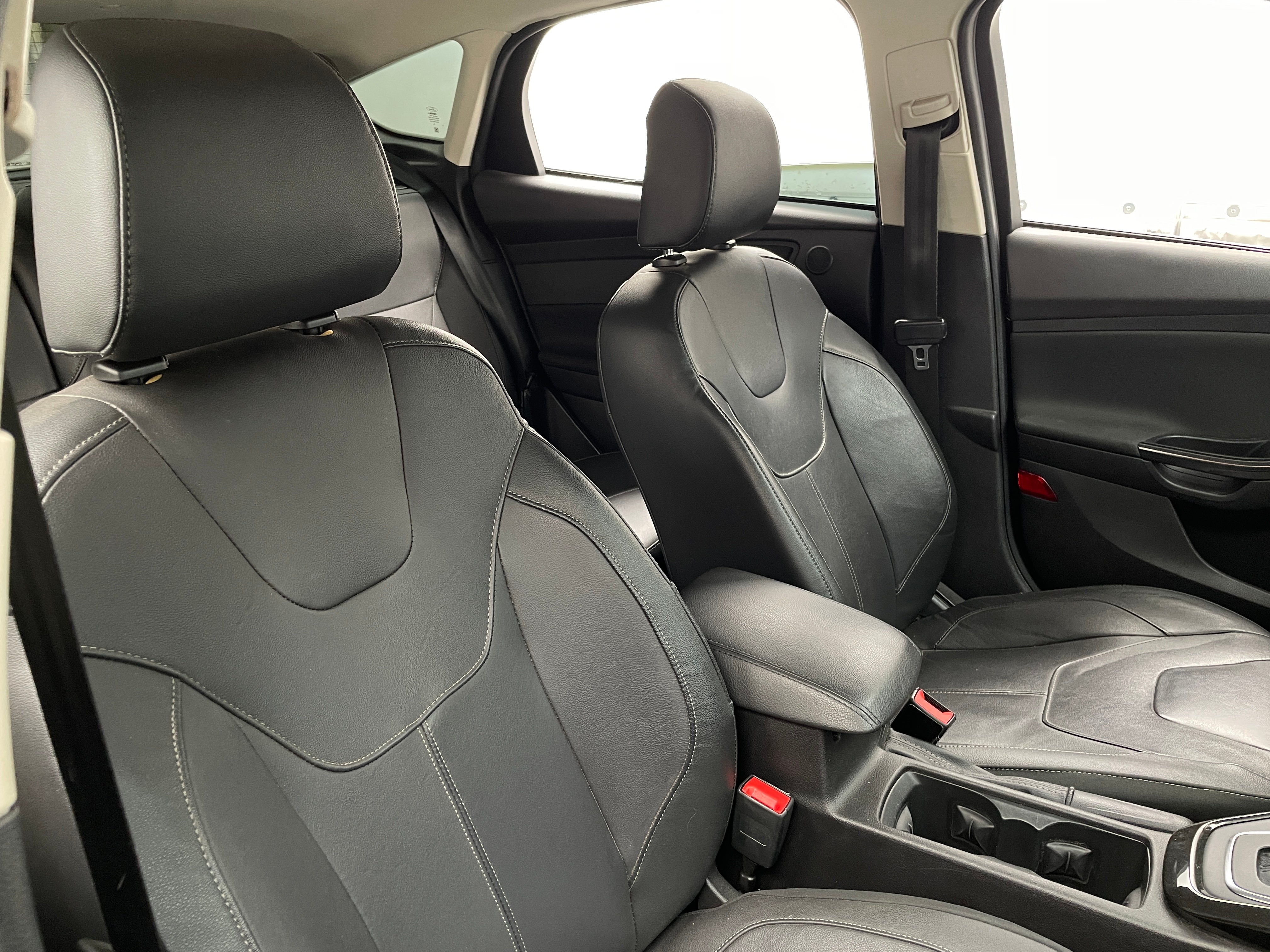 2015 Ford Focus Titanium 2