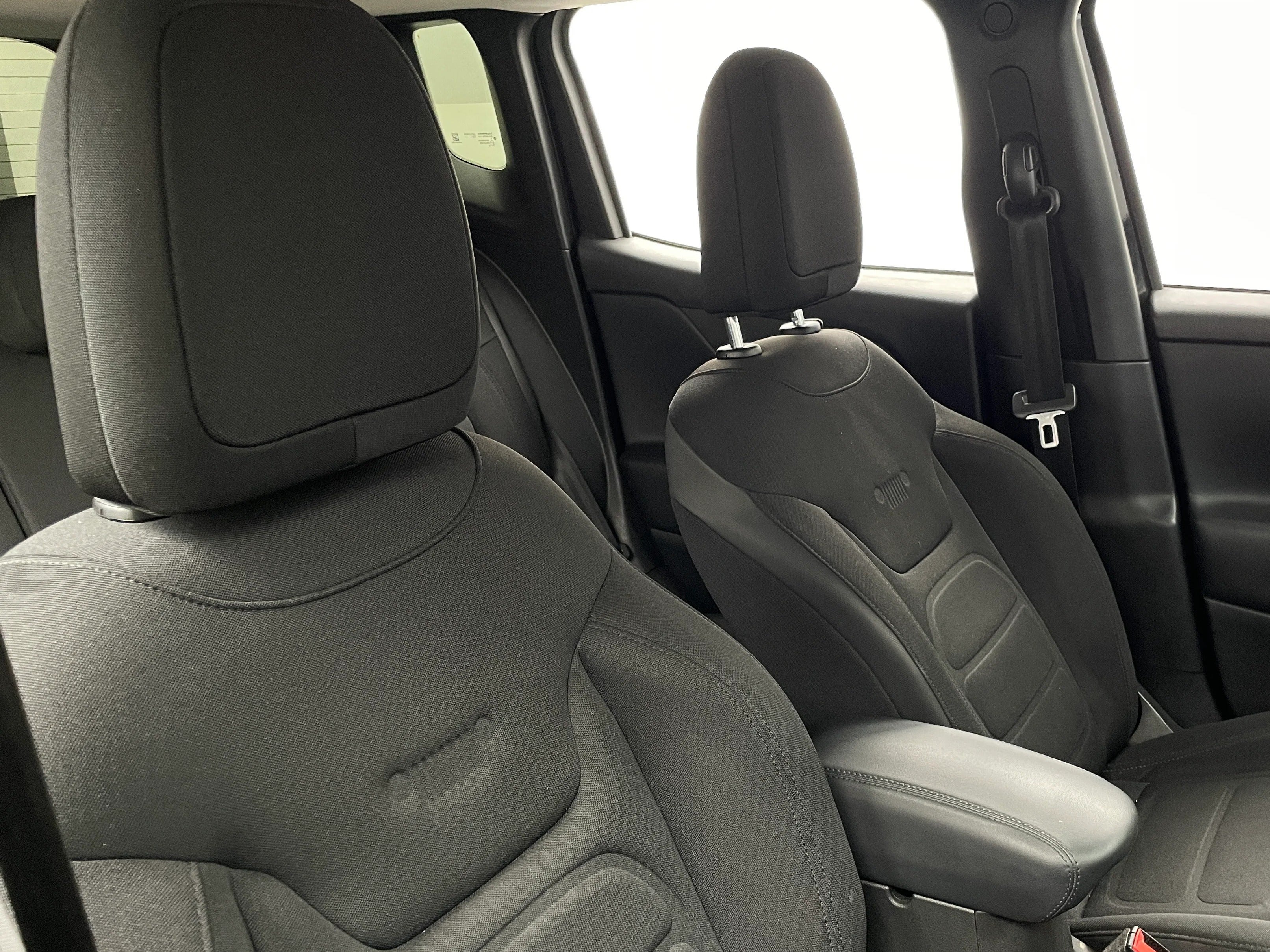 2017 Jeep Renegade Altitude 2