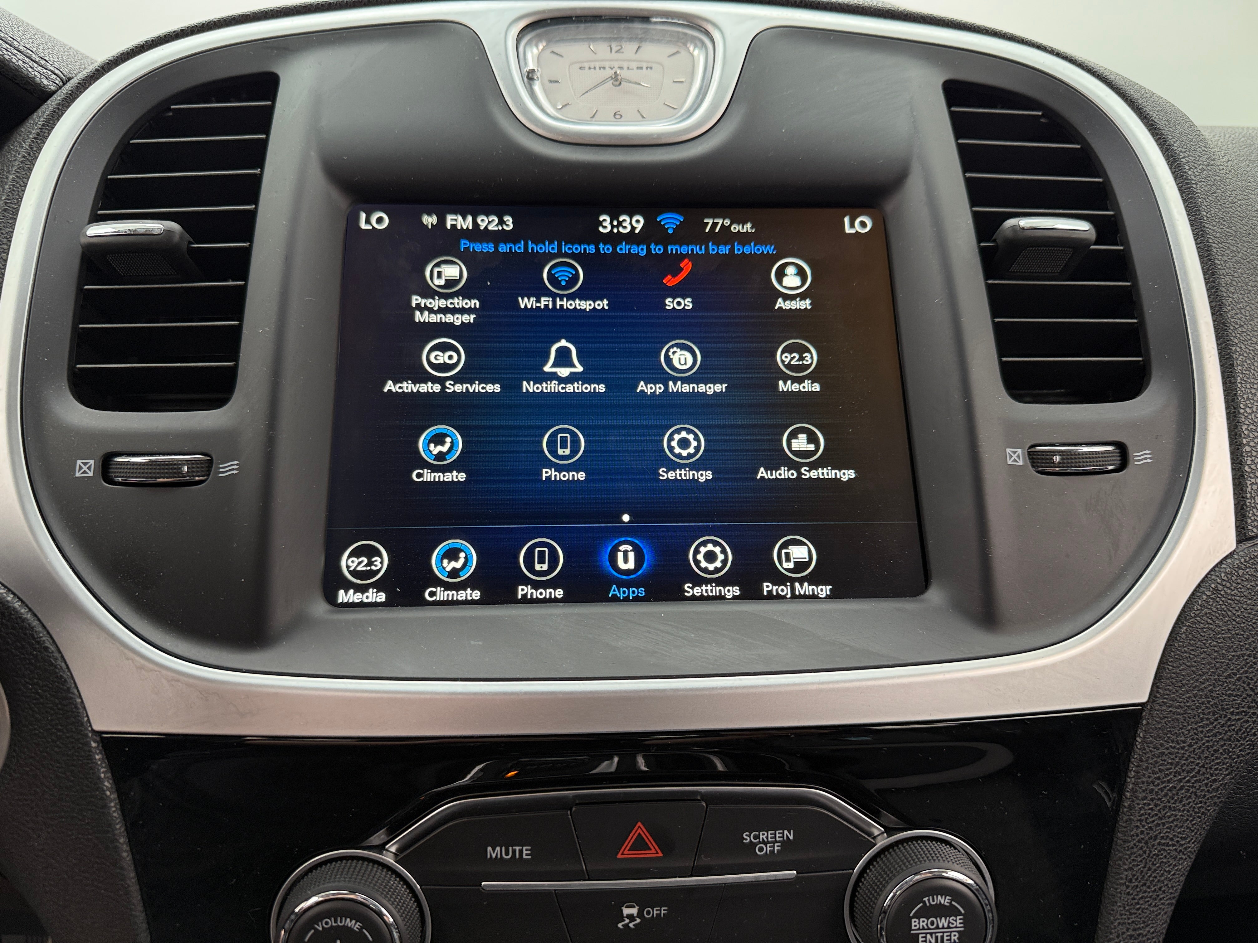 2023 Chrysler 300 Touring 4