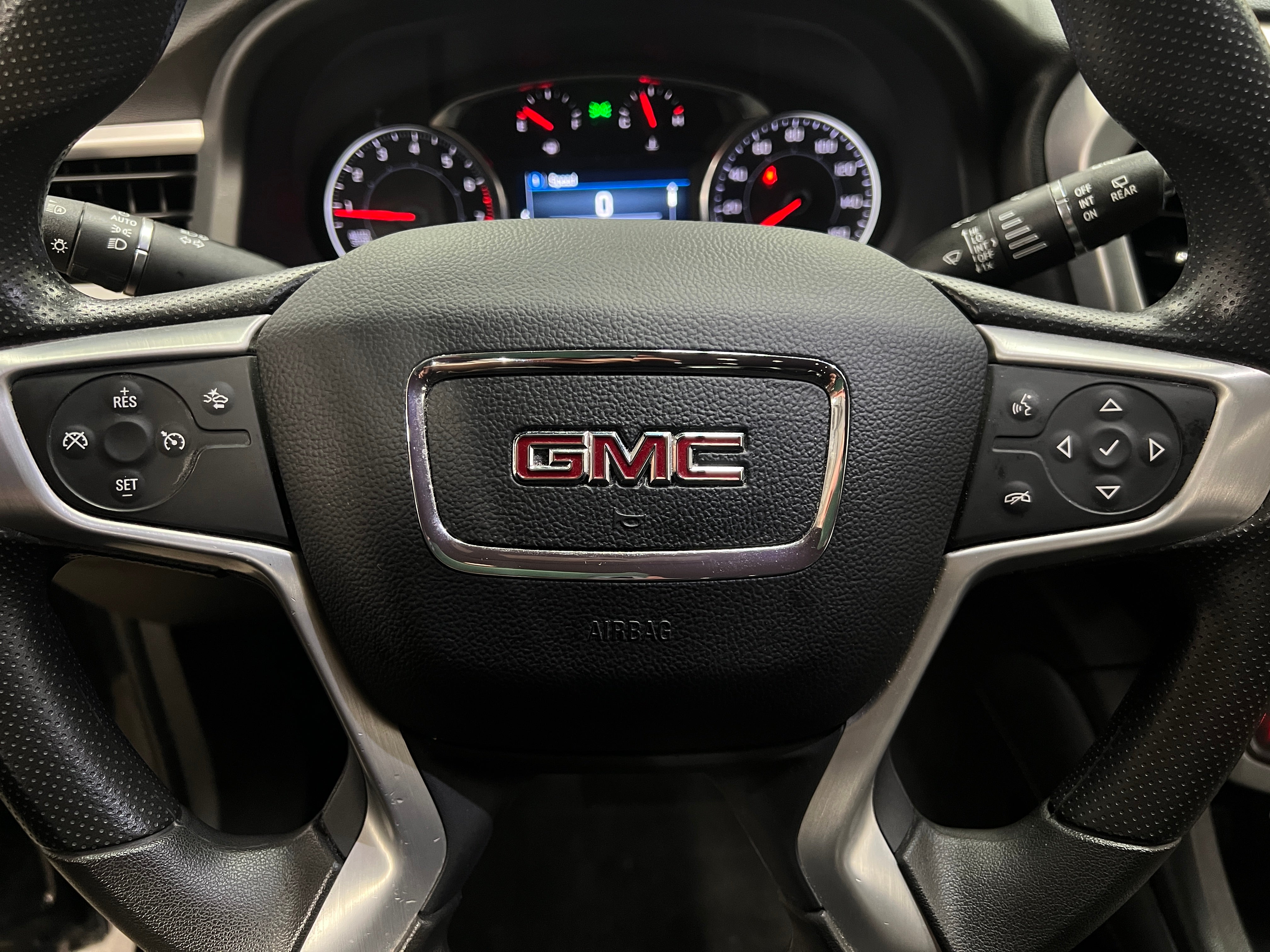 2023 GMC Acadia SLE 5