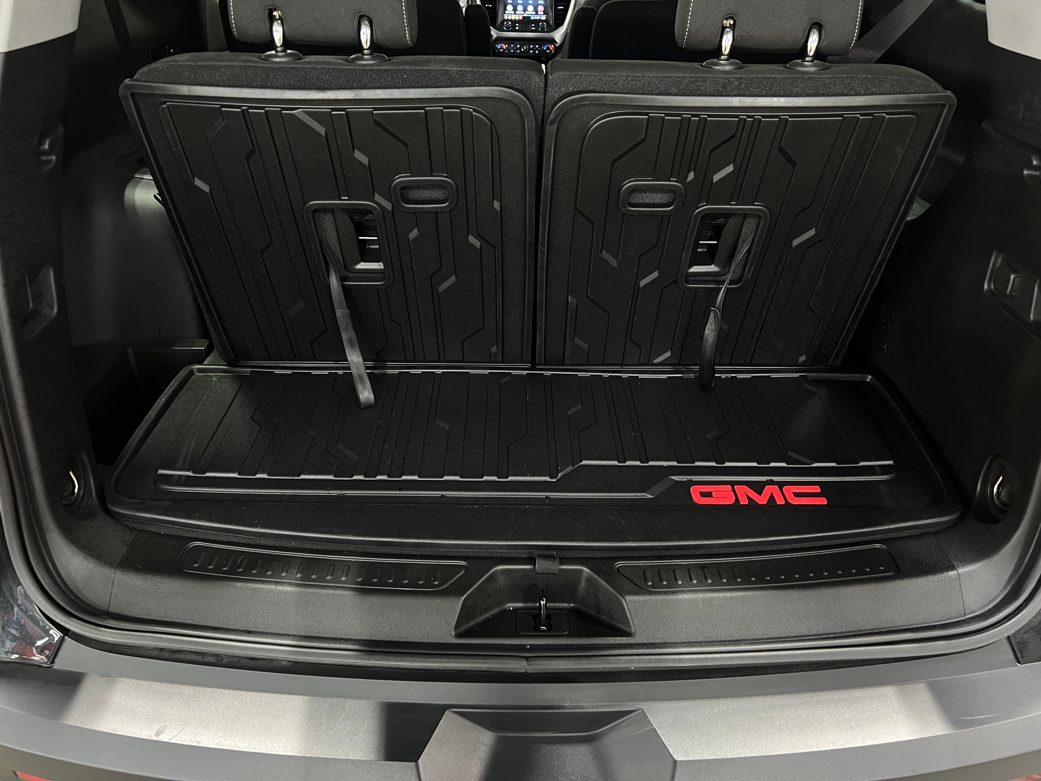 2023 GMC Acadia SLE 7