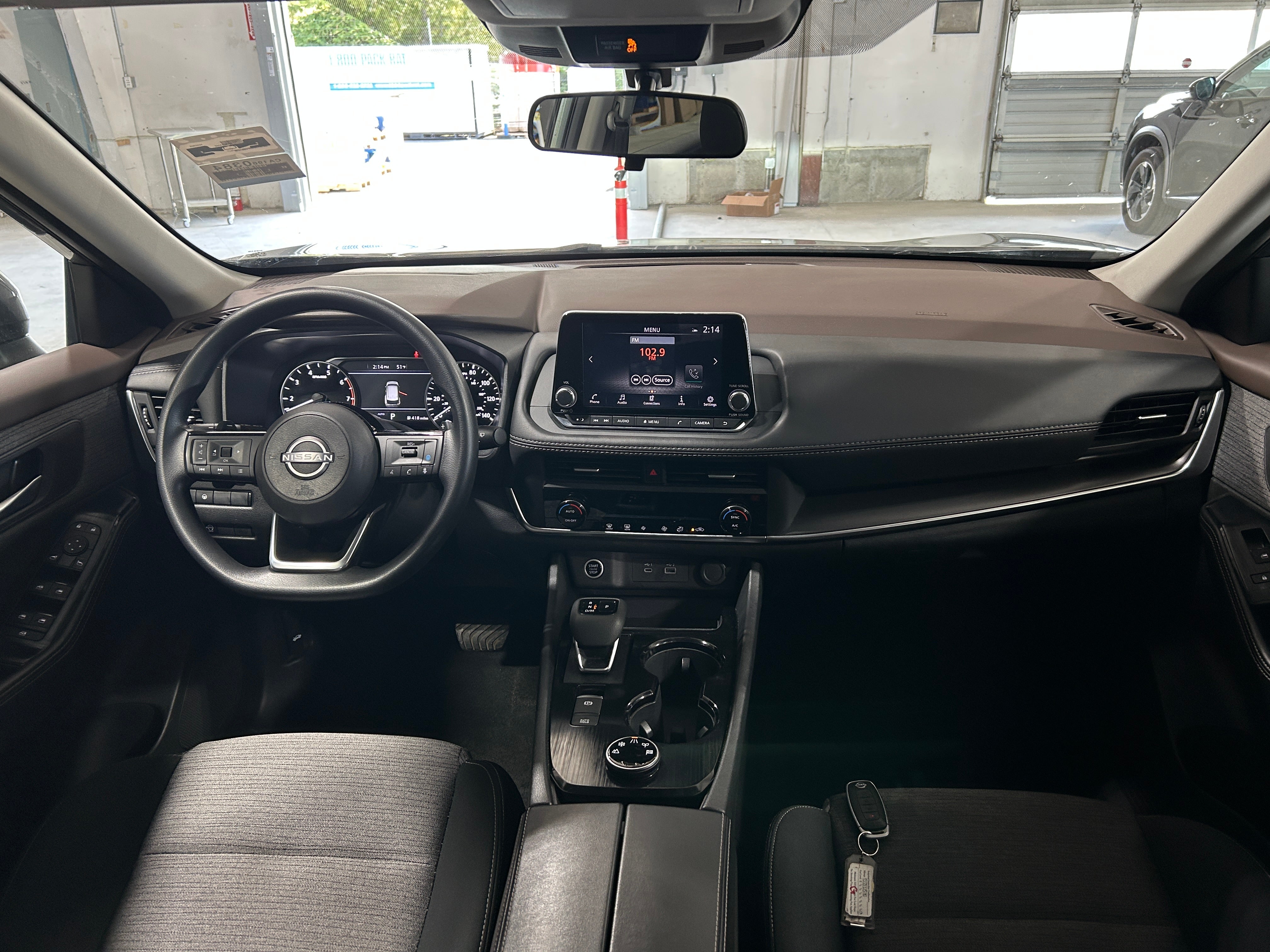 2023 Nissan Rogue SV 3