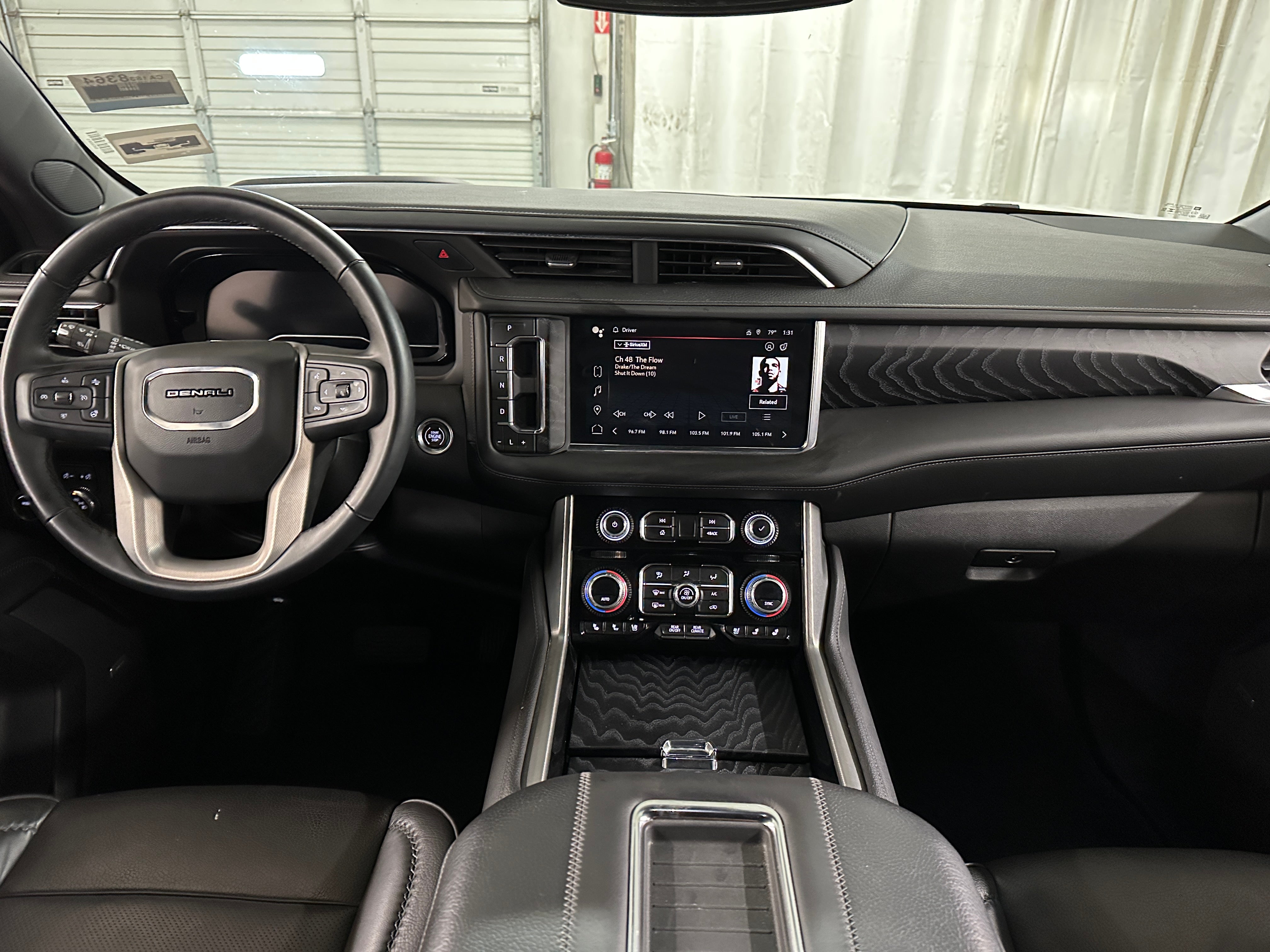 2023 GMC Yukon XL Denali 2