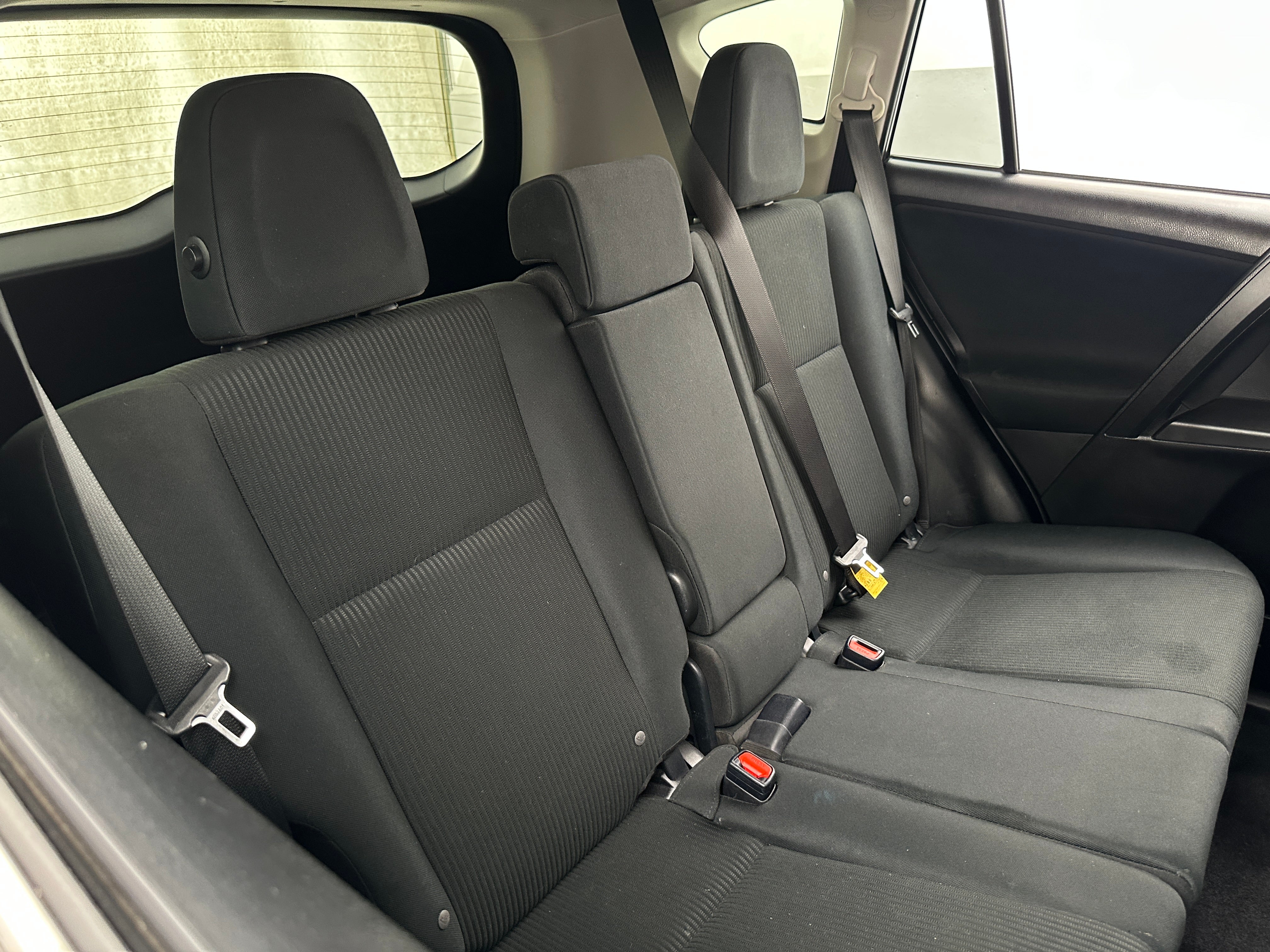2018 Toyota RAV4 LE 6