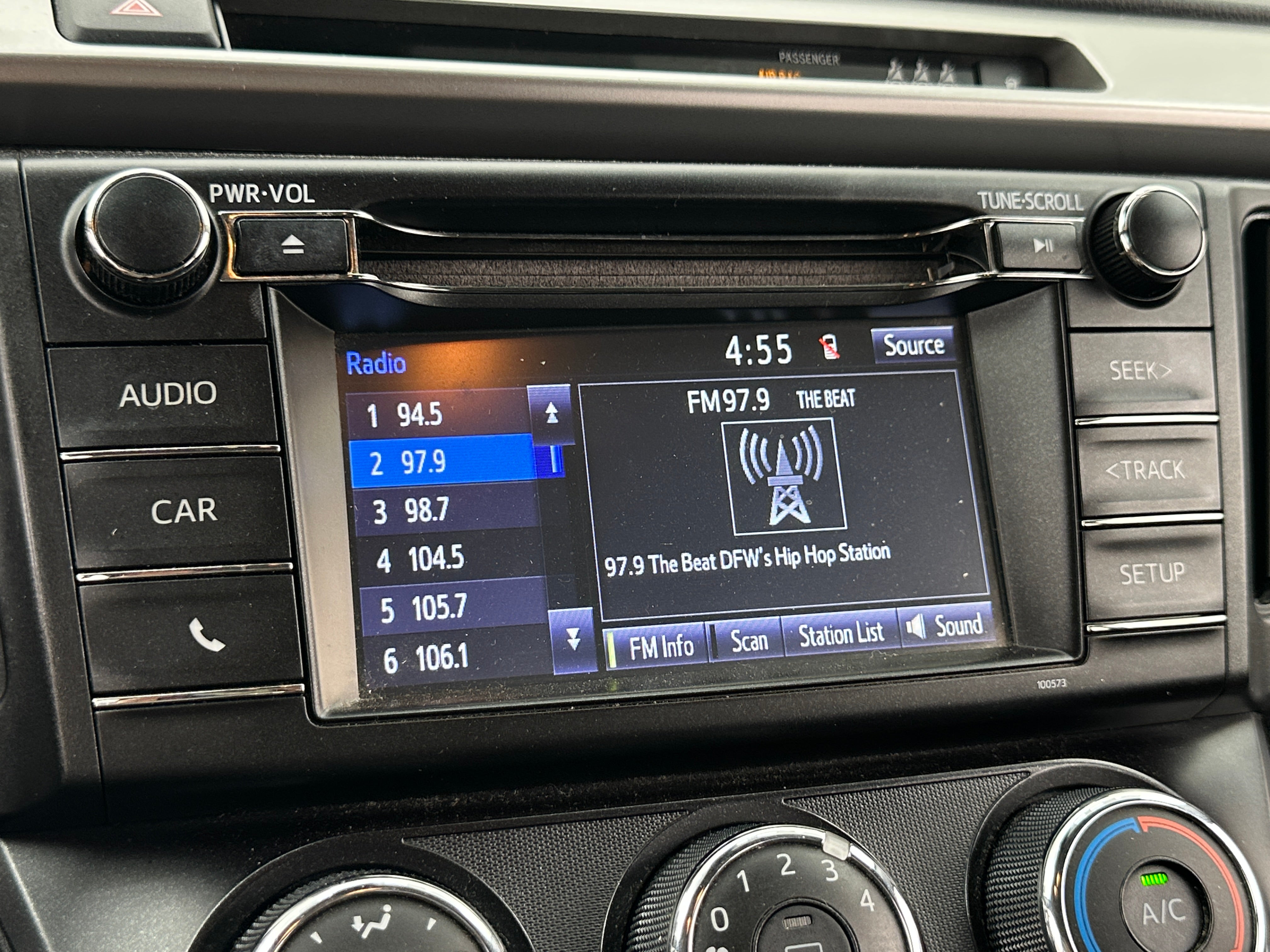 2018 Toyota RAV4 LE 4