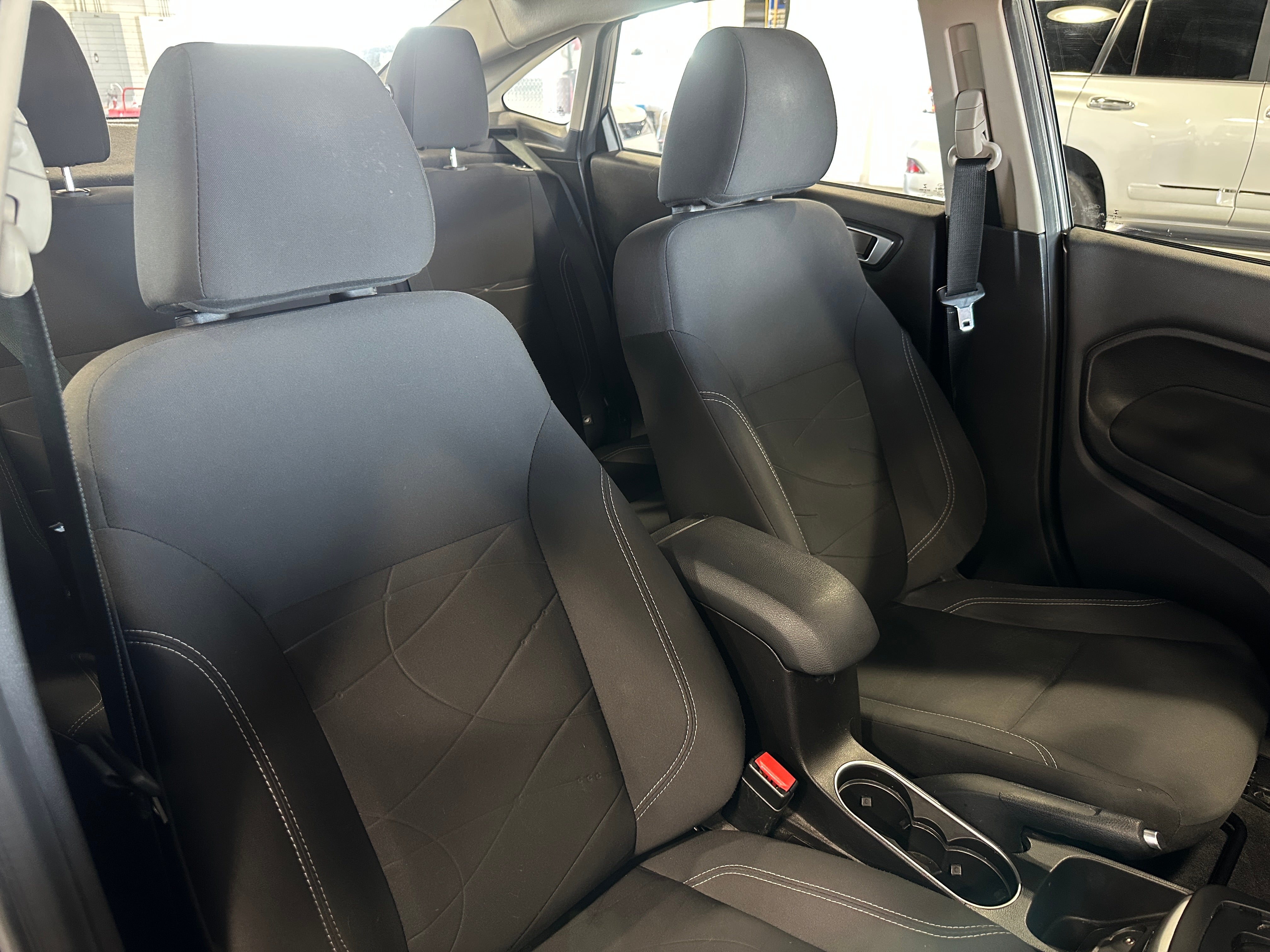 2015 Ford Fiesta SE 2