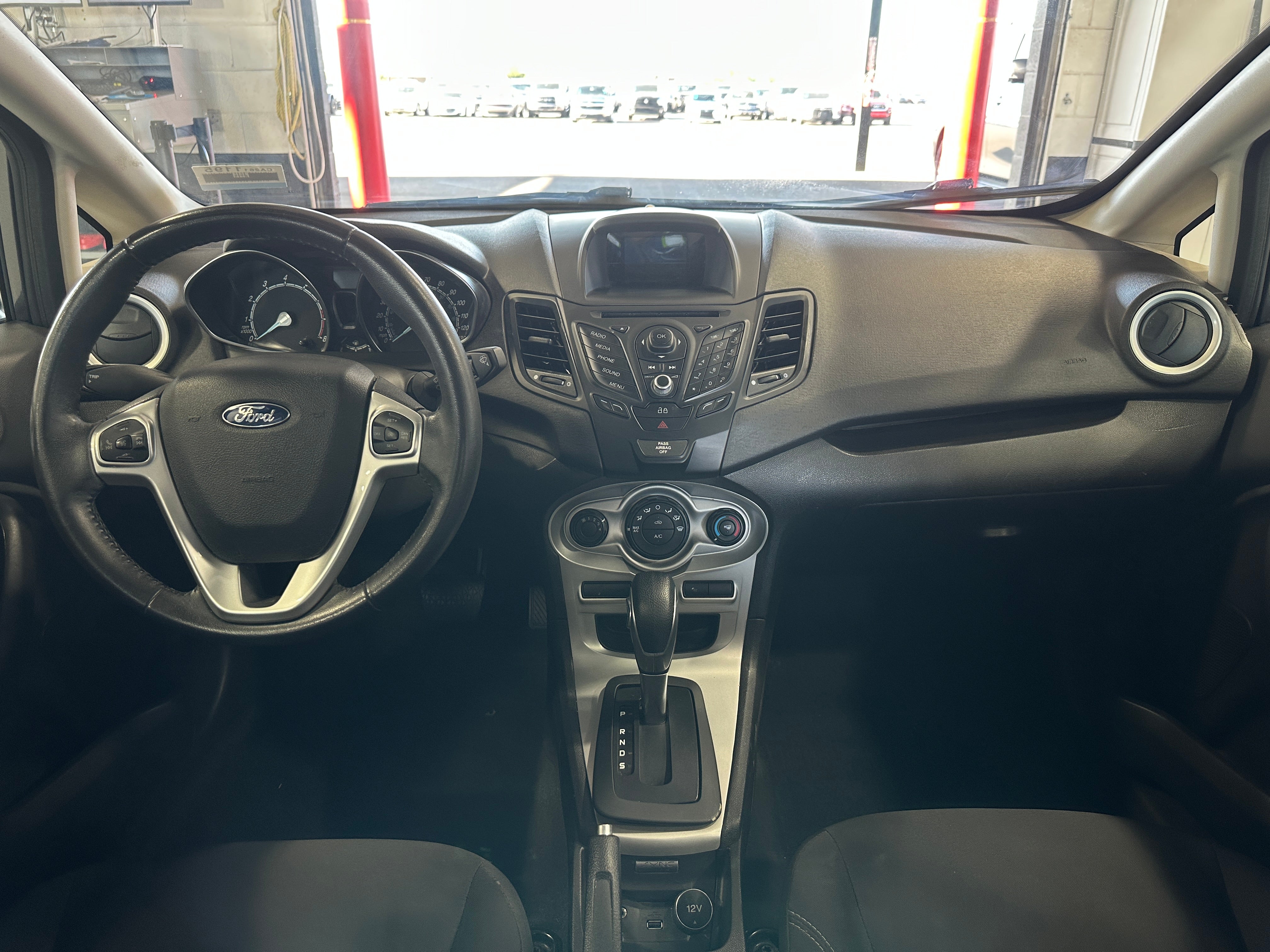 2015 Ford Fiesta SE 3