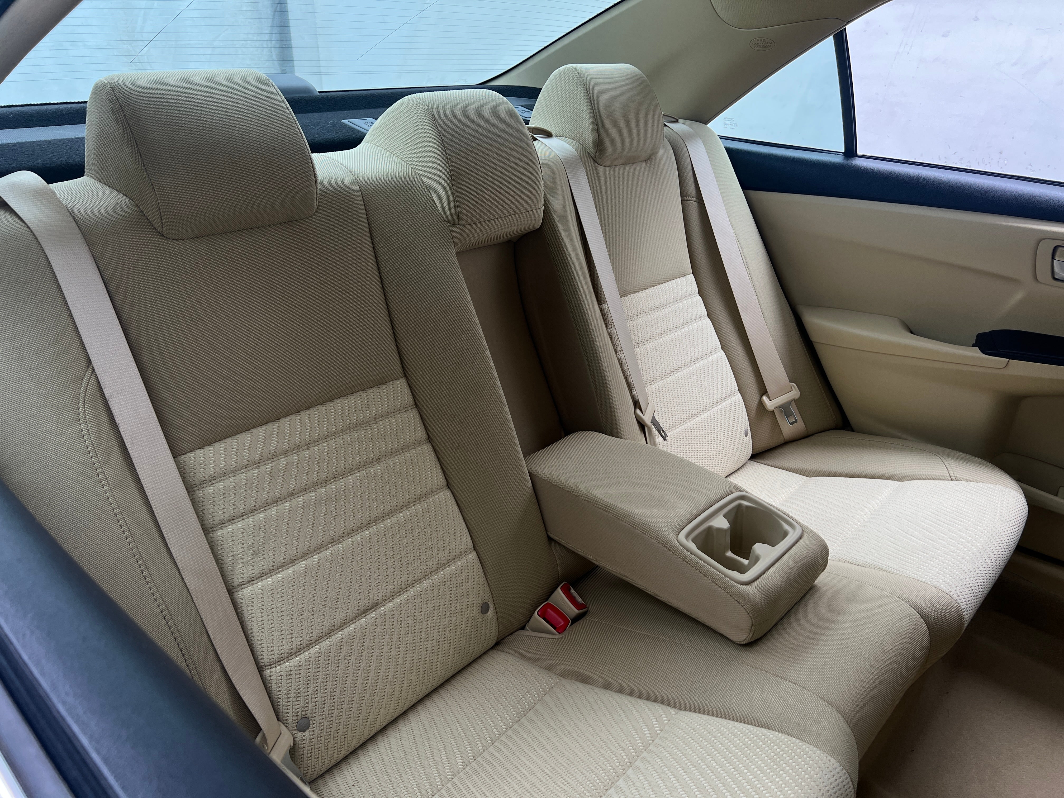 2016 Toyota Camry LE 6