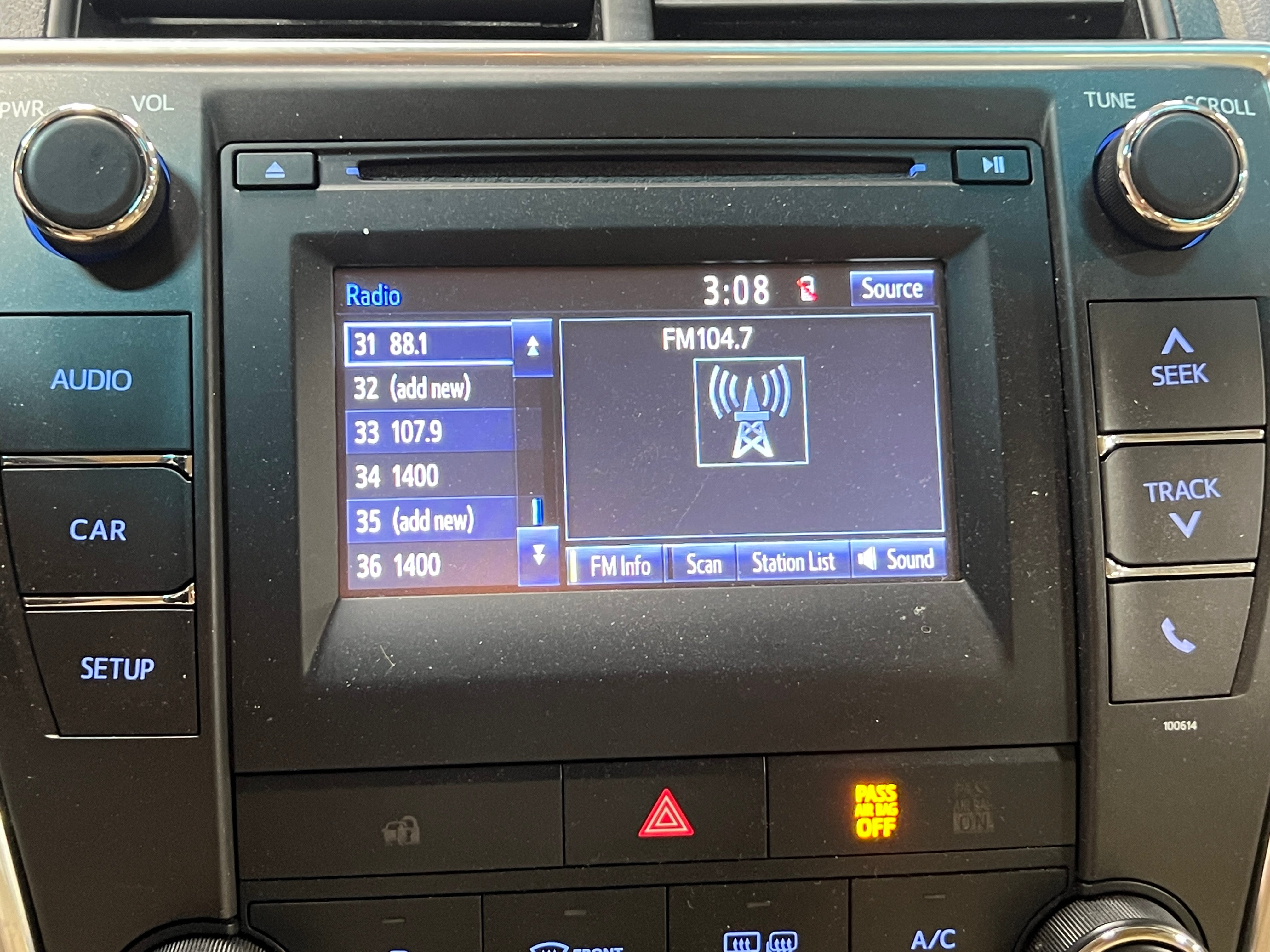 2016 Toyota Camry LE 4