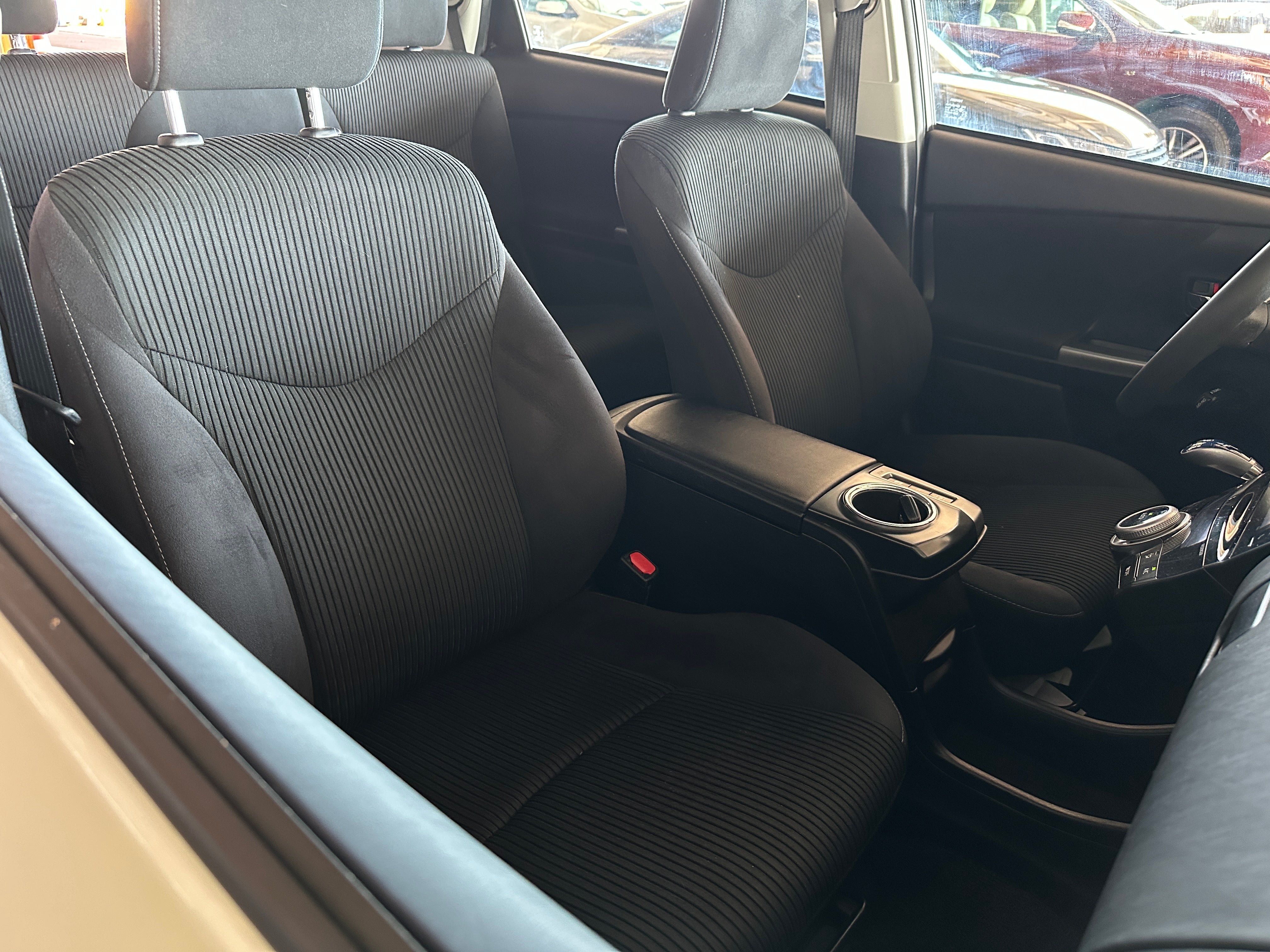 2016 Toyota Prius v Two 2