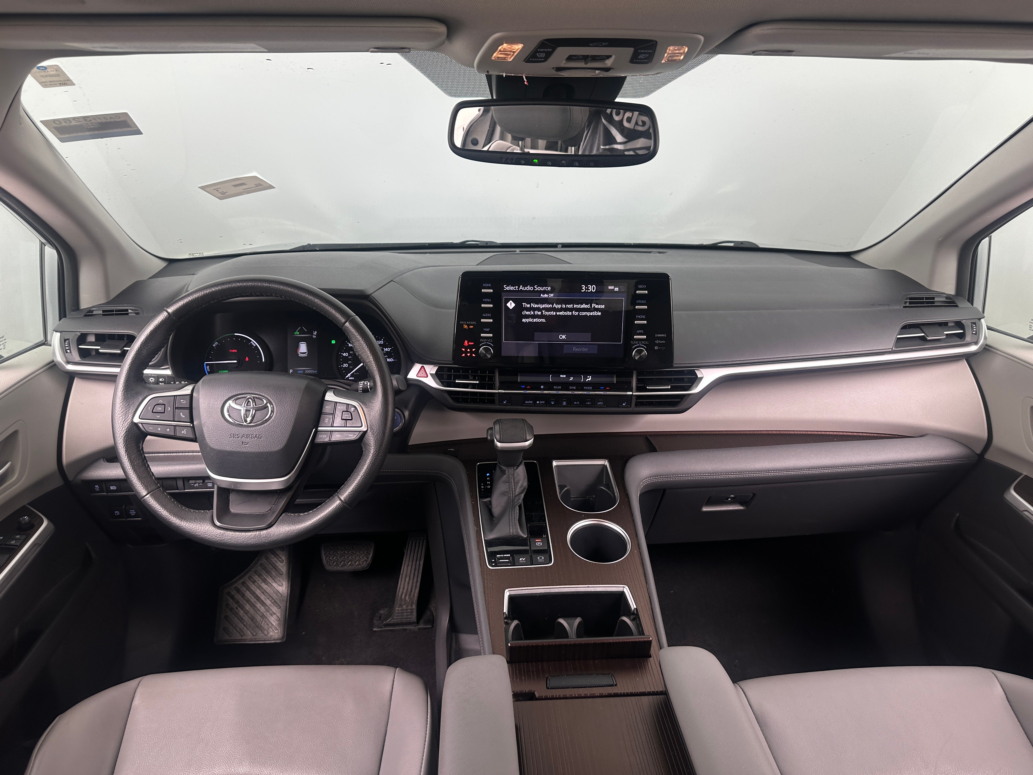 2022 Toyota Sienna XLE 2