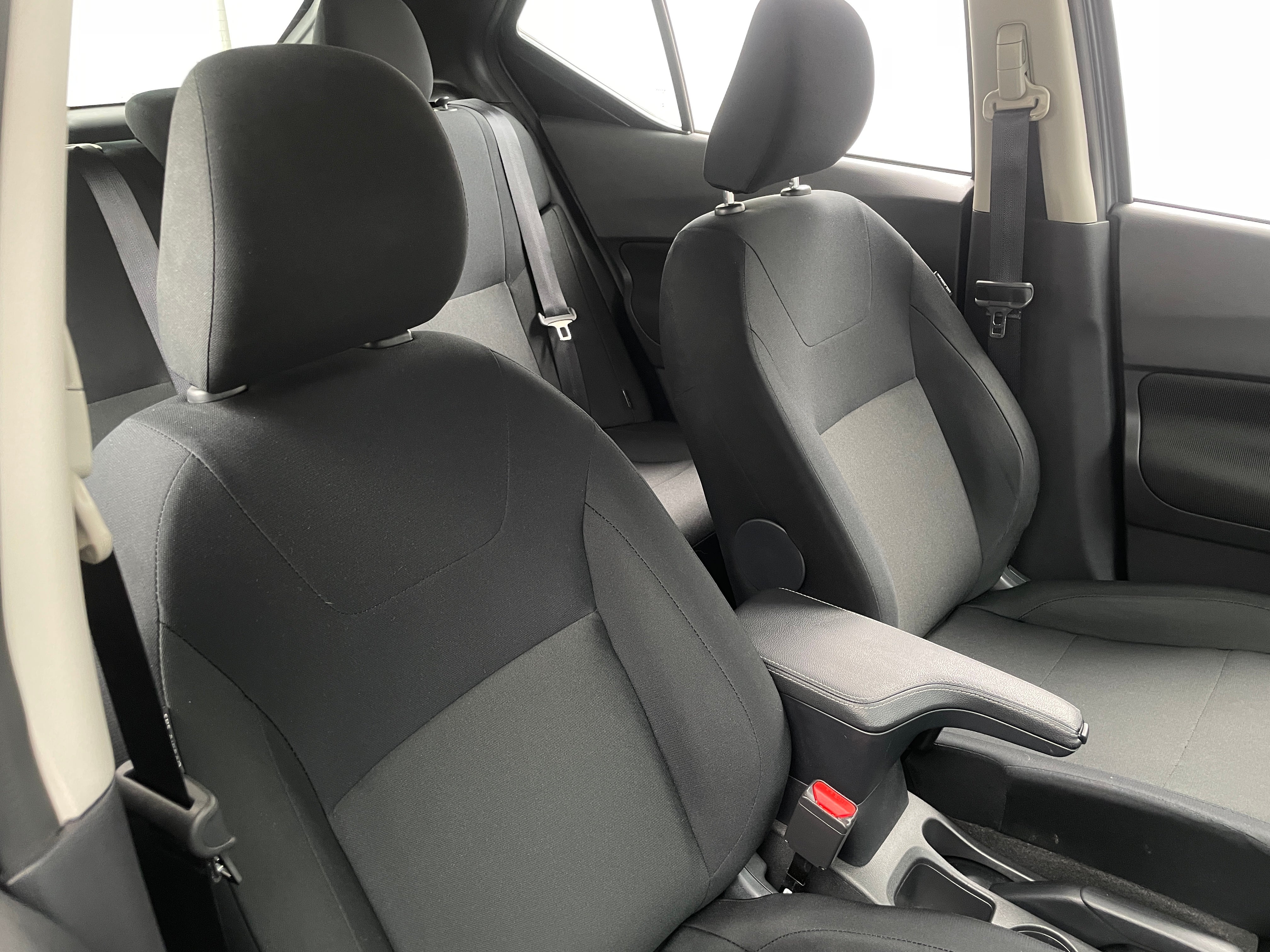 2024 Nissan Kicks S 2