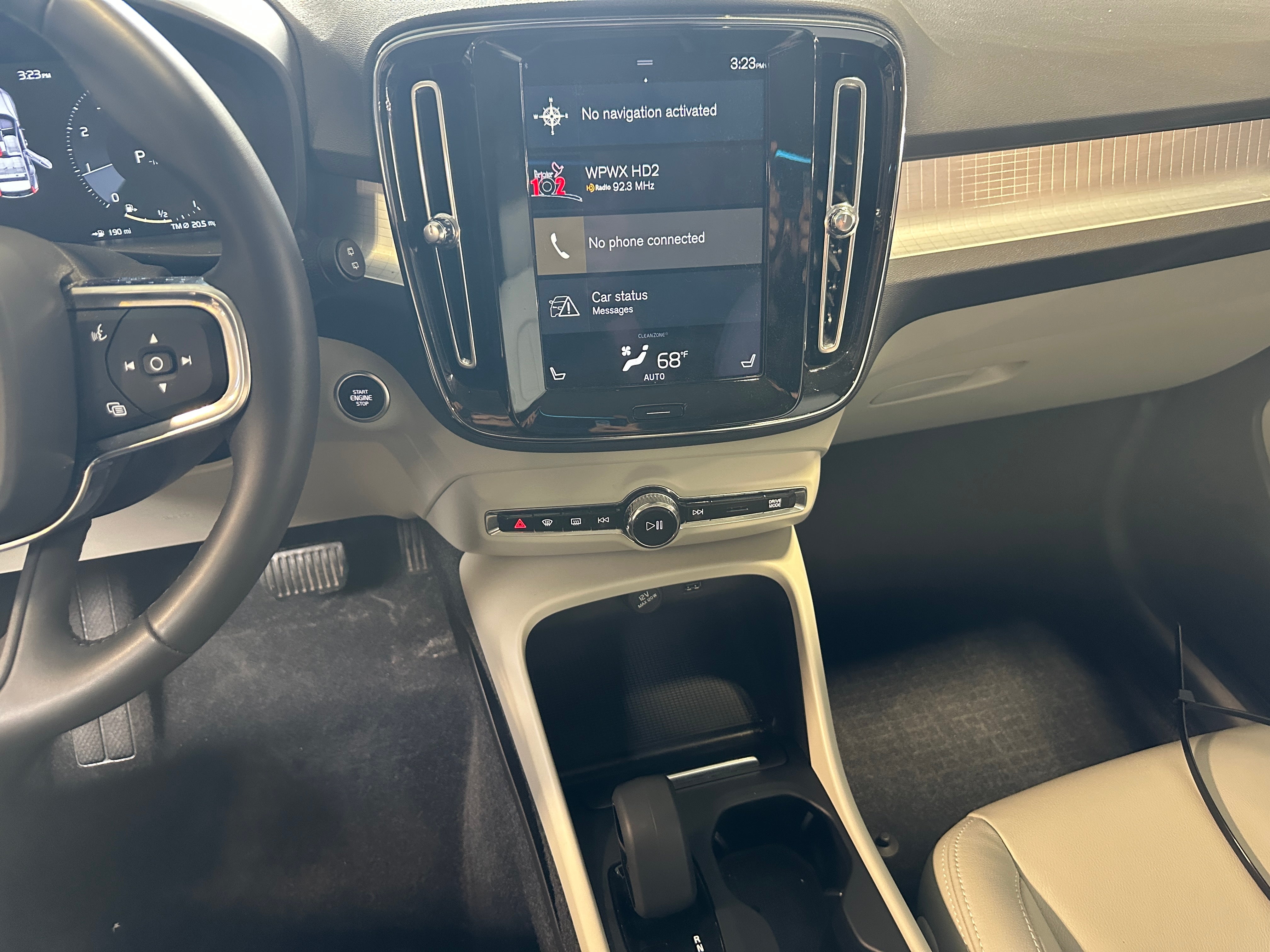2022 Volvo XC40 T5 Momentum 3