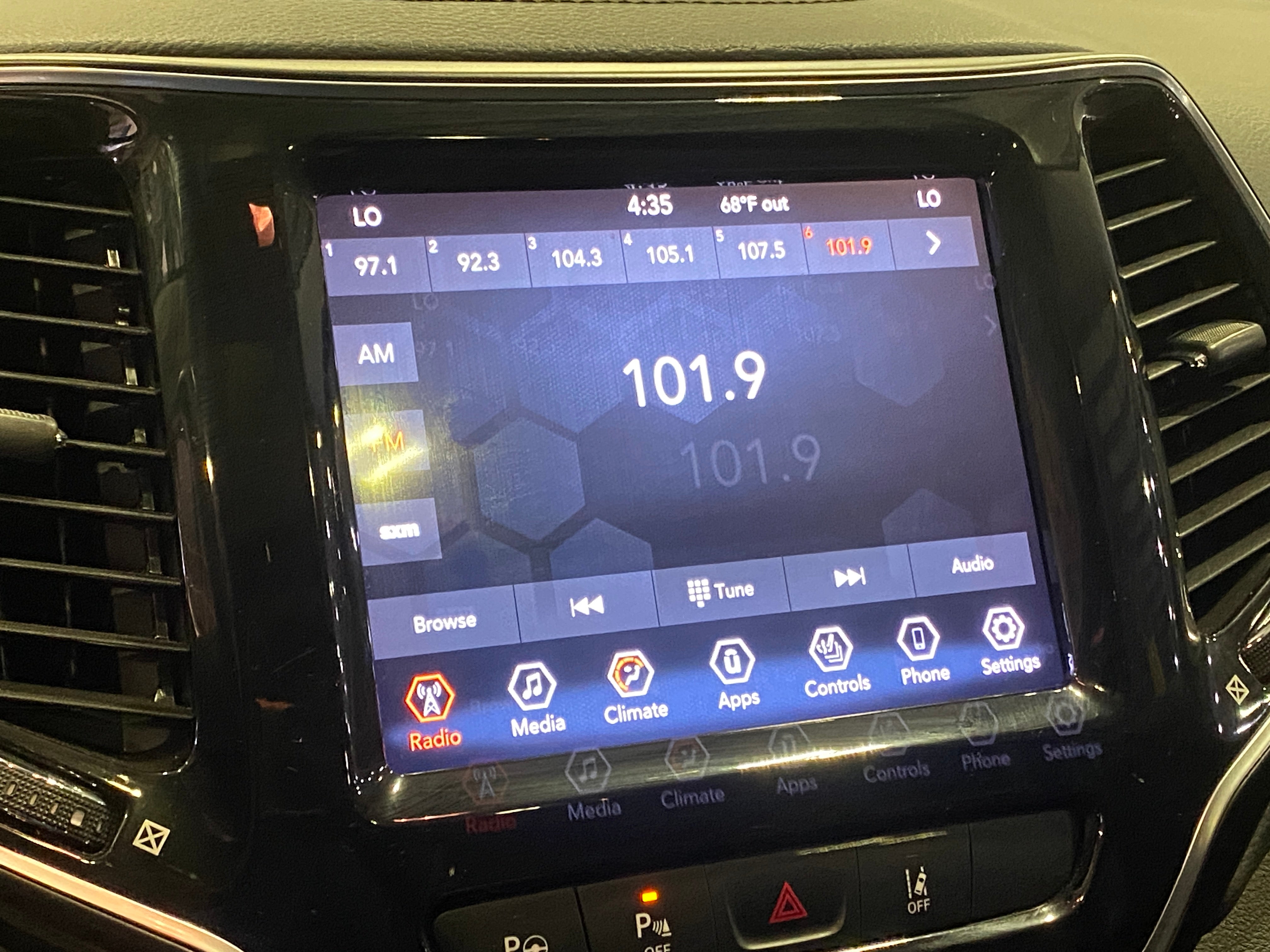 2021 Jeep Cherokee Limited Edition 3