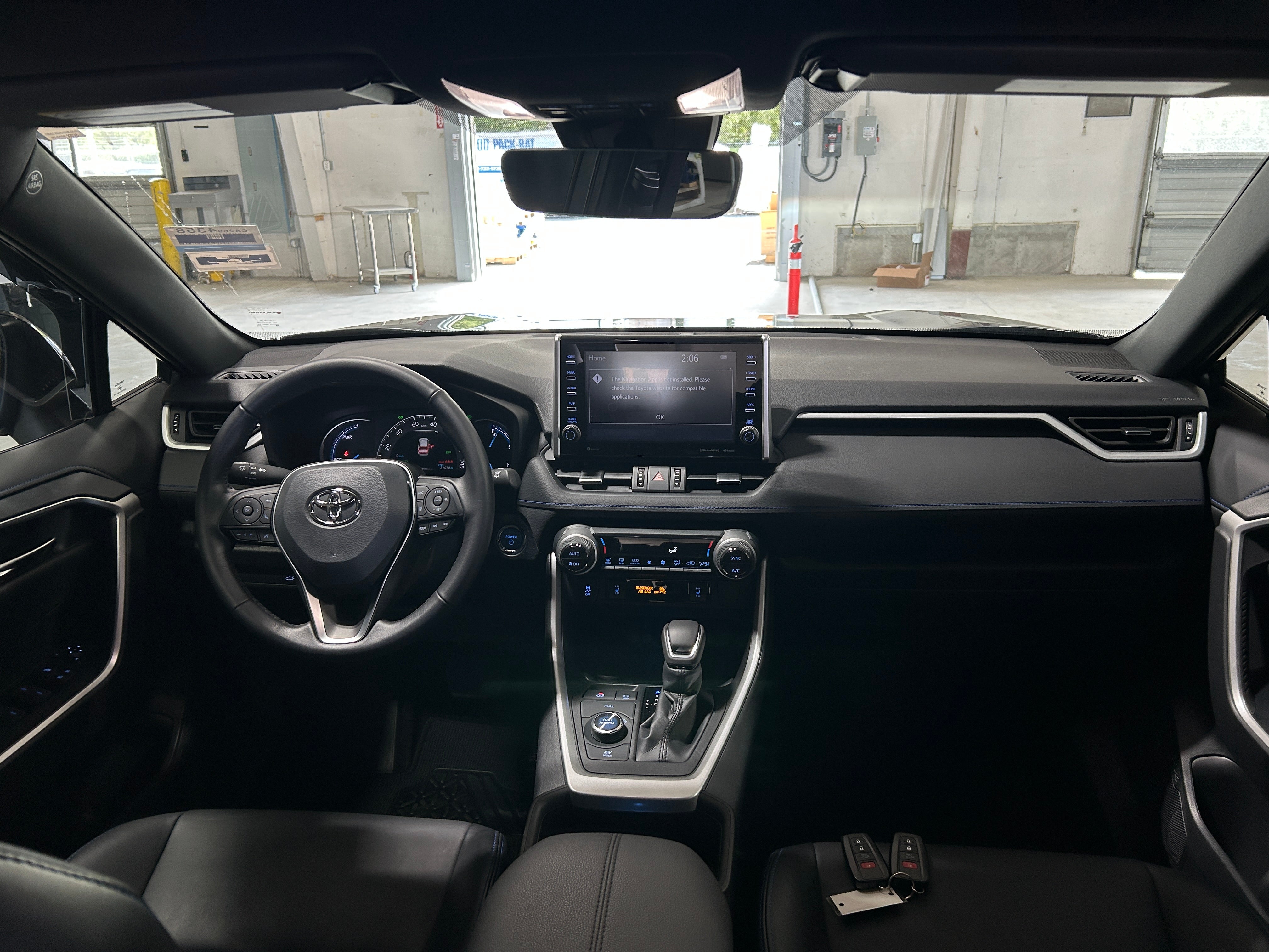 2022 Toyota RAV4 XSE 2