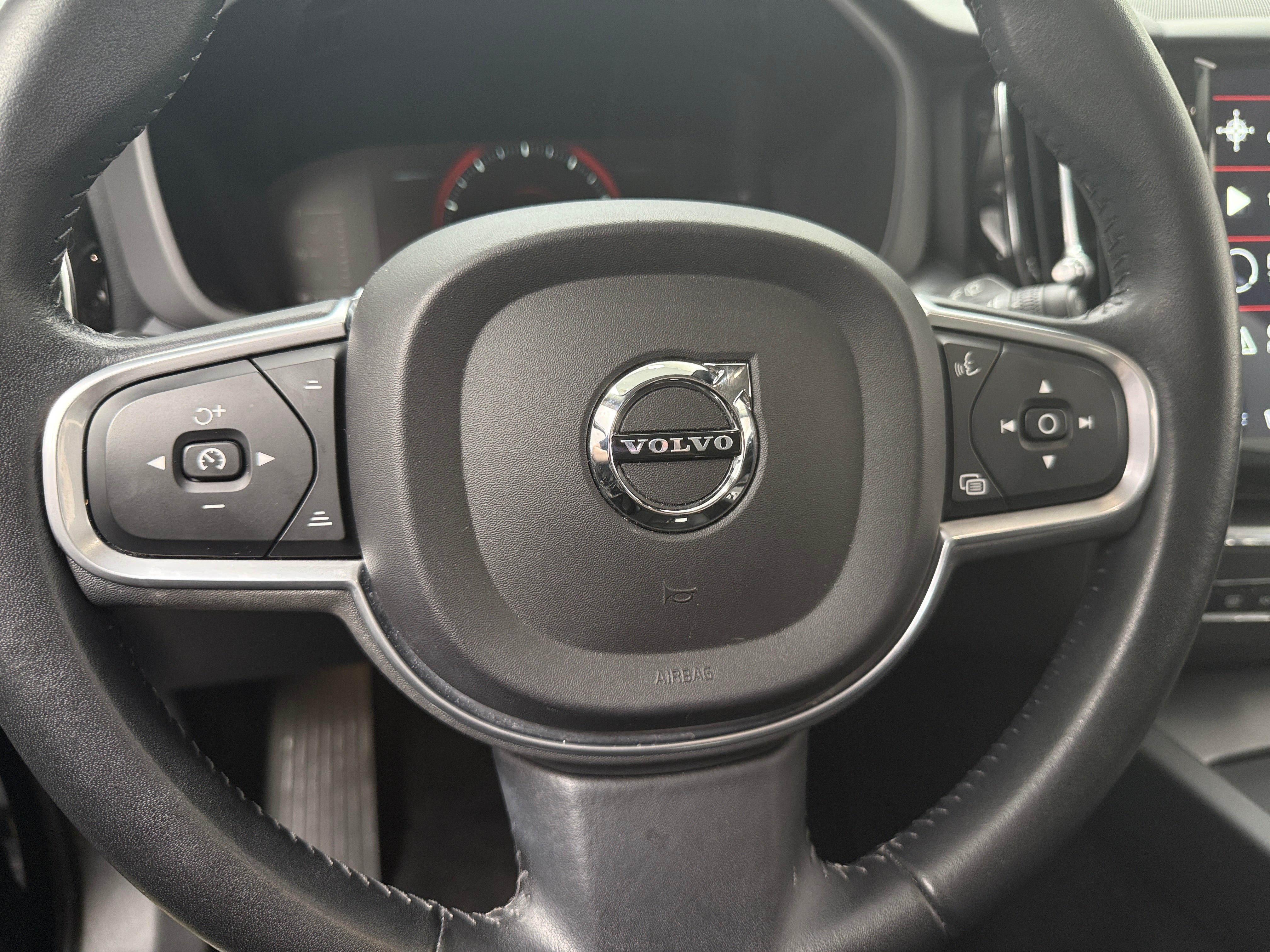 2019 Volvo XC60 T6 Momentum 4