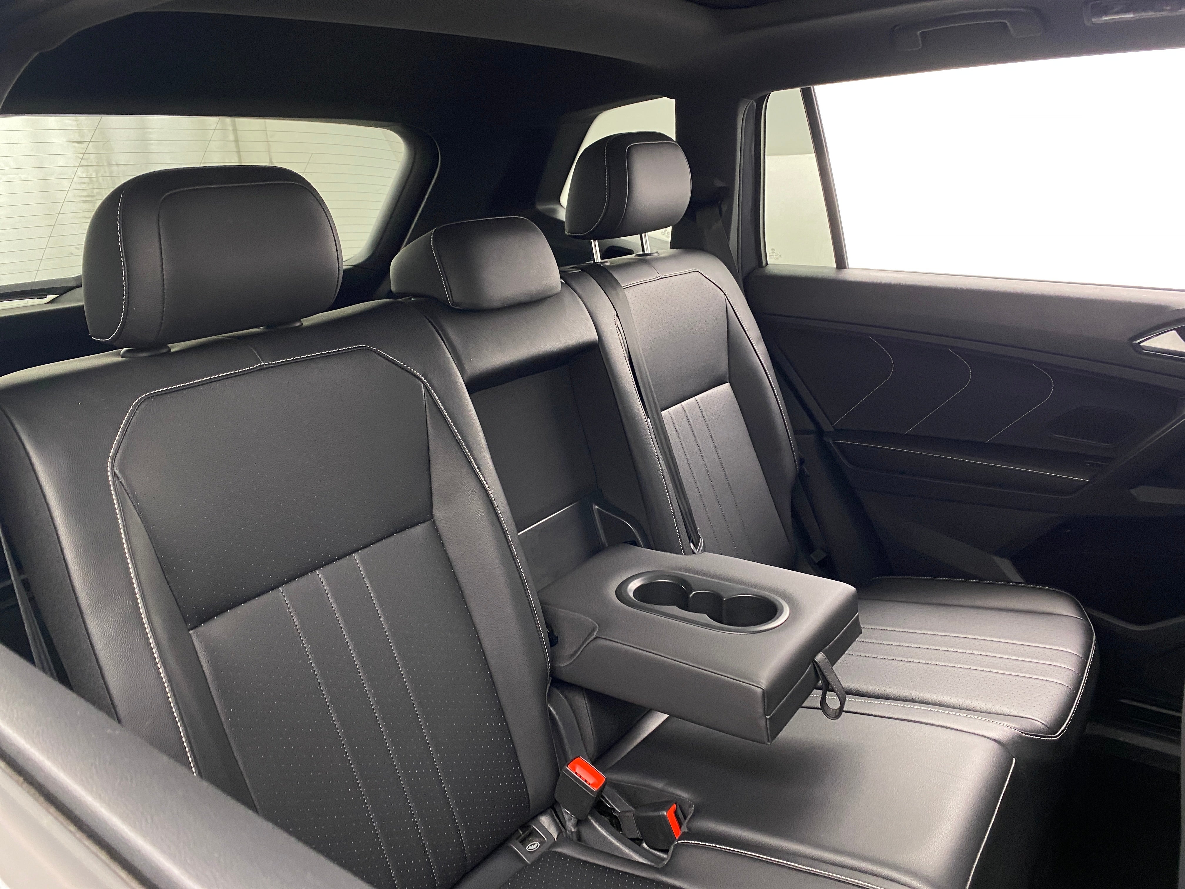 2022 Volkswagen Tiguan SE R-Line Black 5