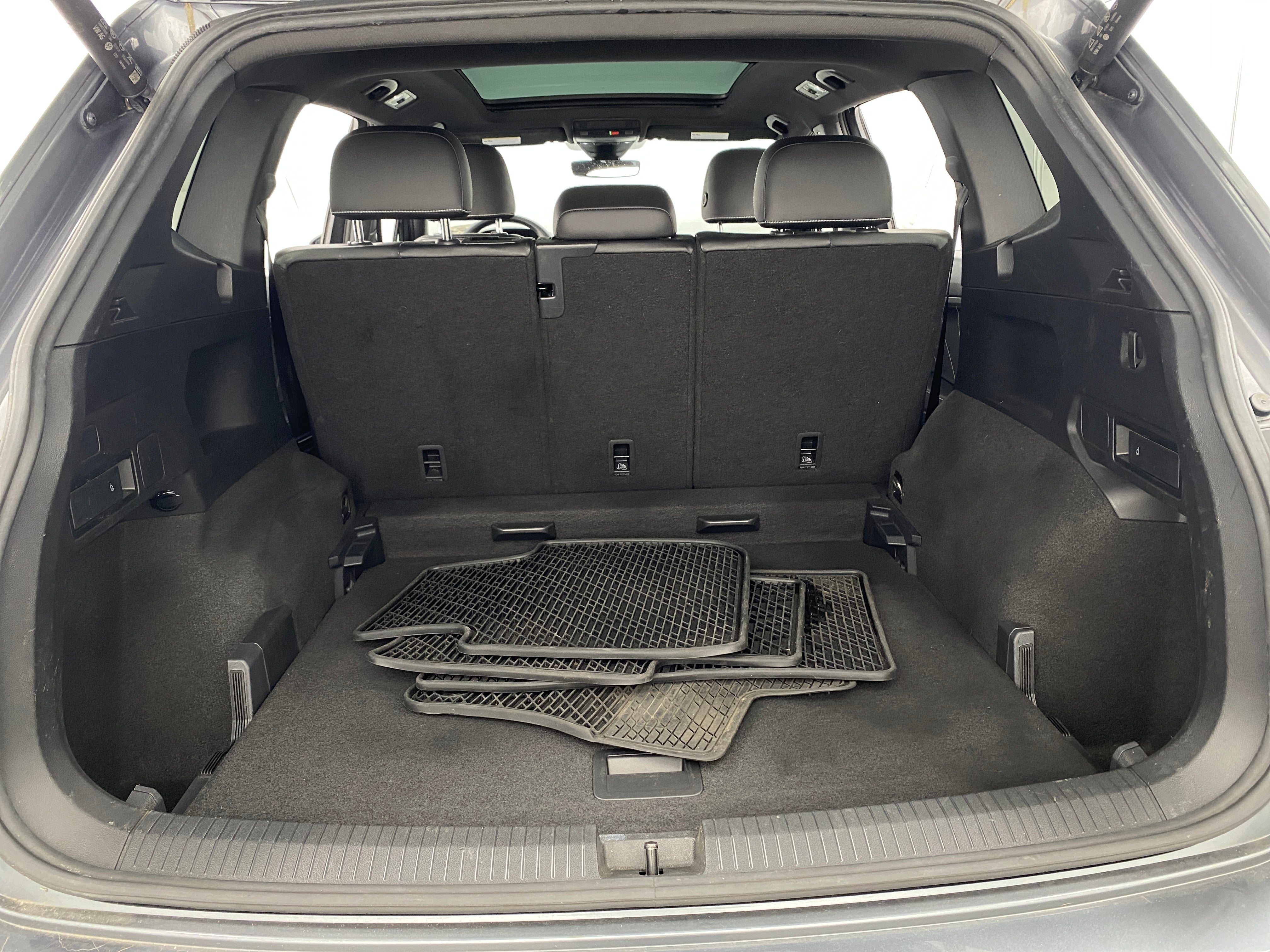 2022 Volkswagen Tiguan SE R-Line Black 6