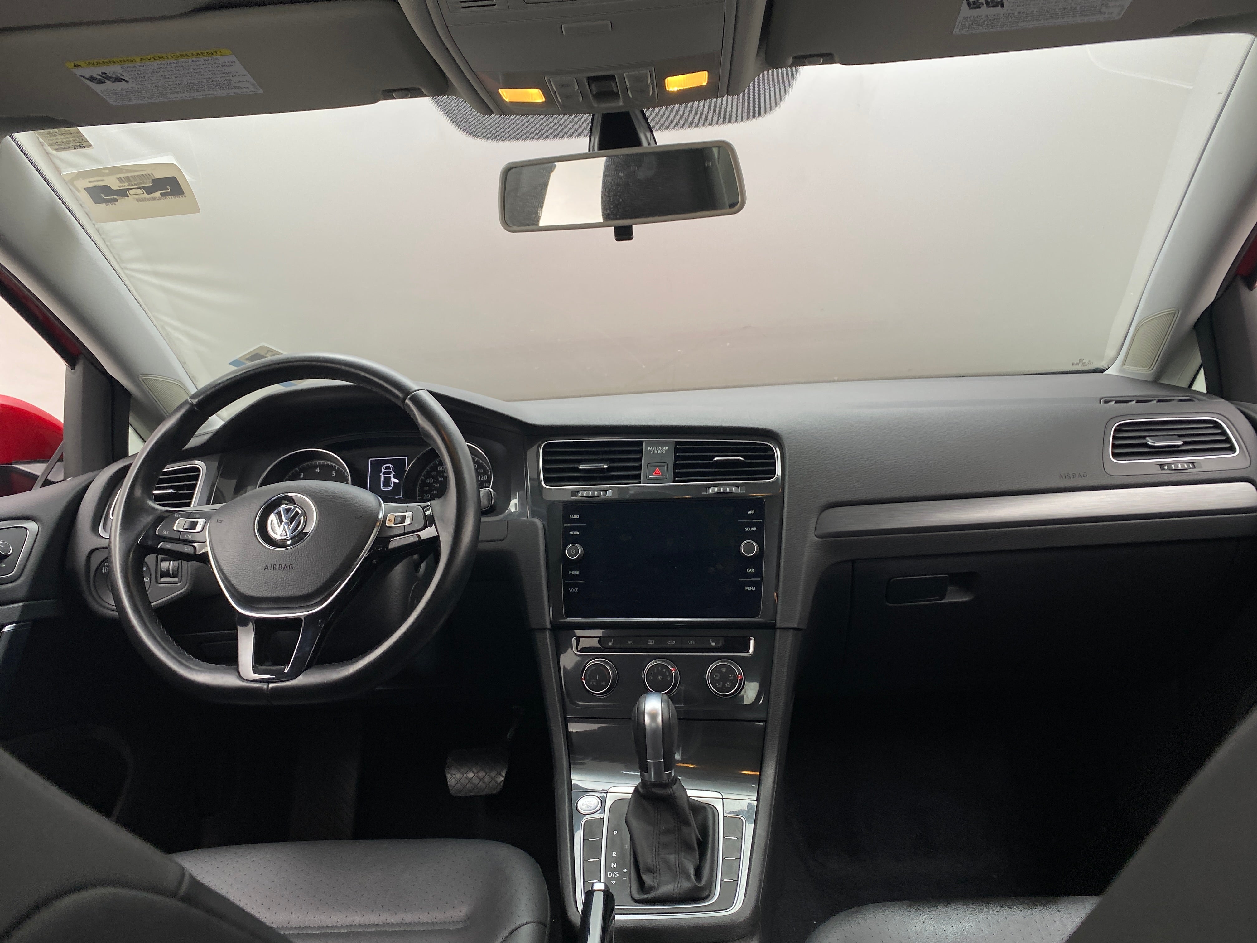 2018 Volkswagen Golf SE 2