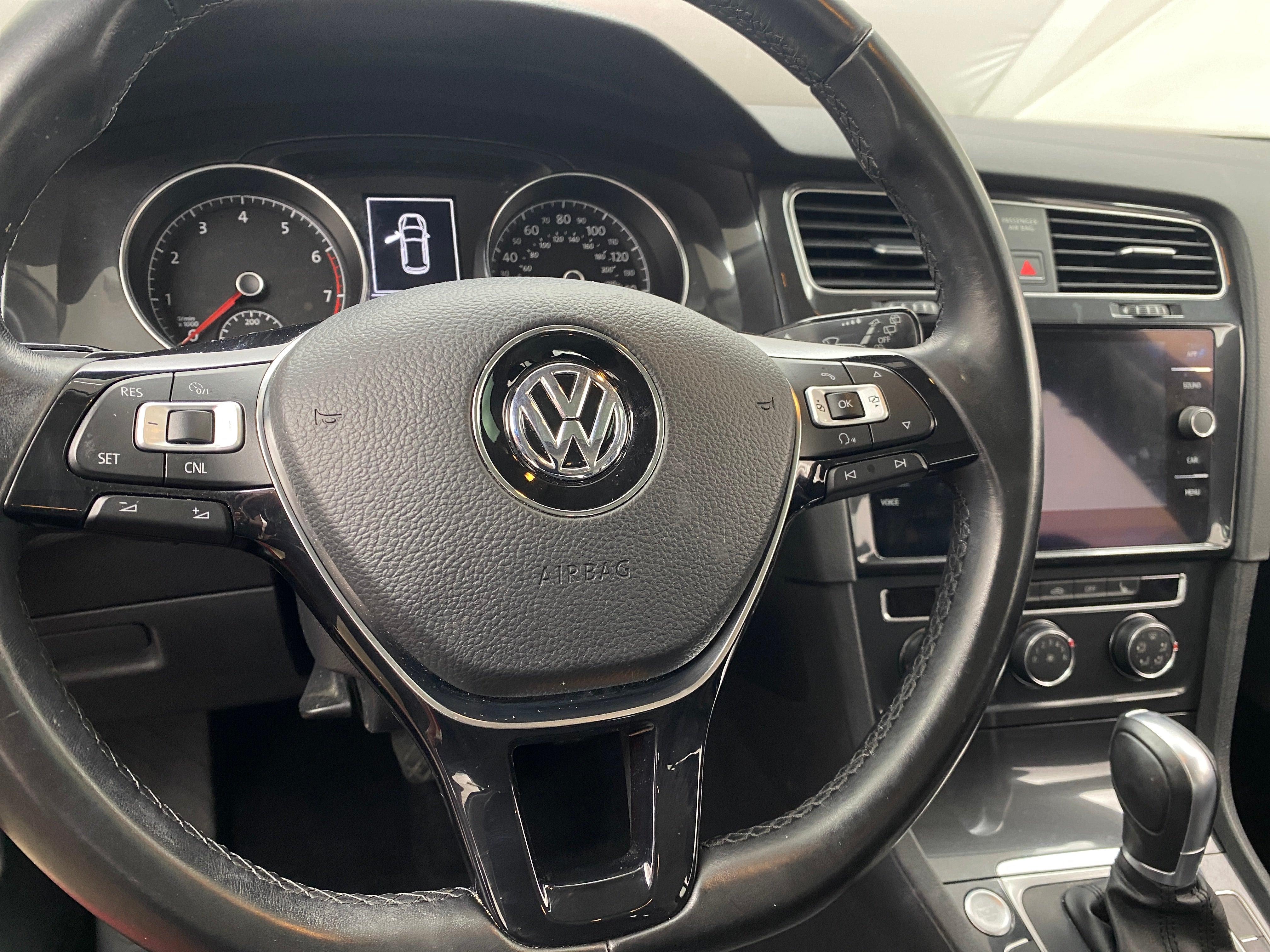 2018 Volkswagen Golf SE 4