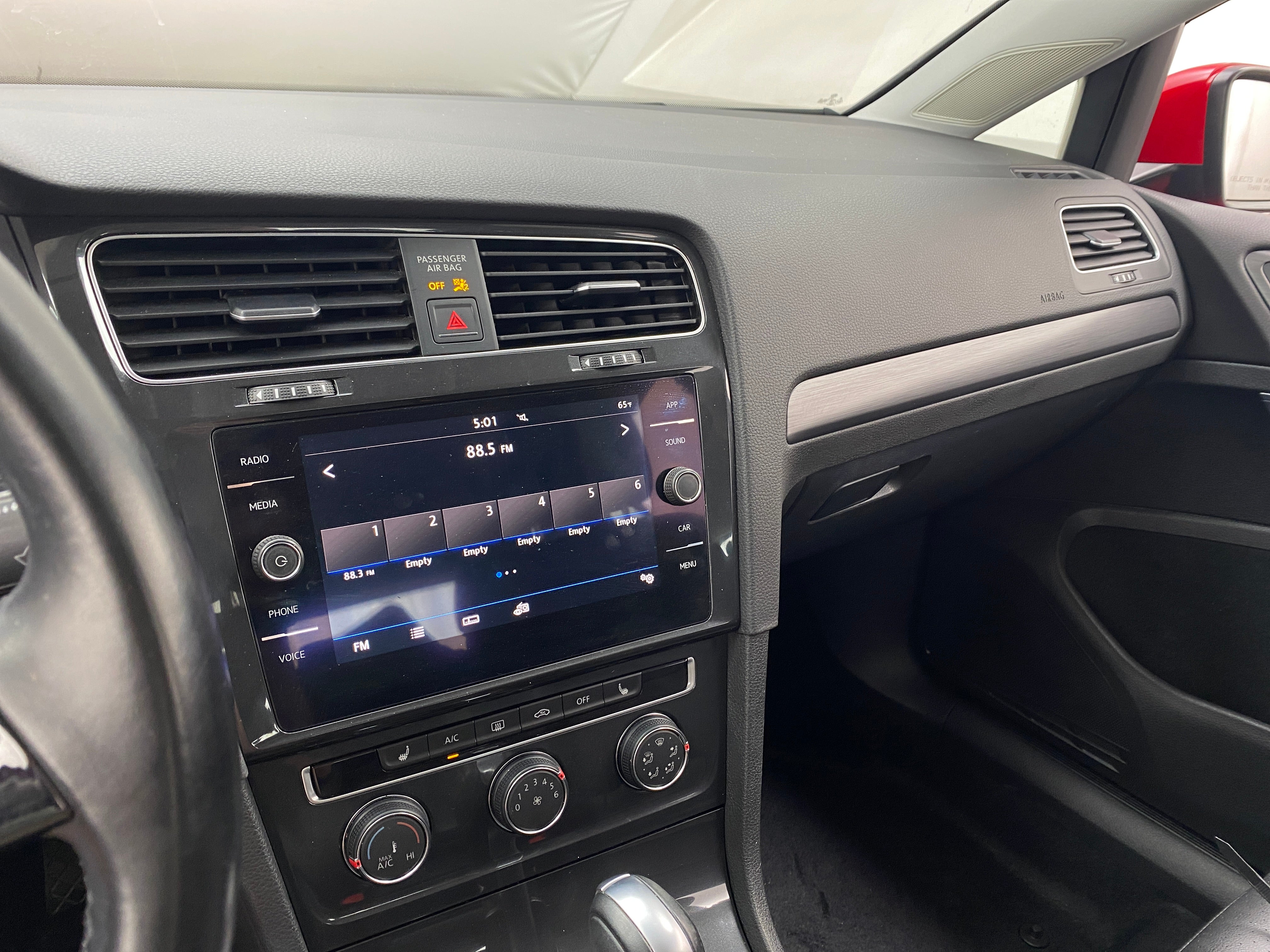 2018 Volkswagen Golf SE 3