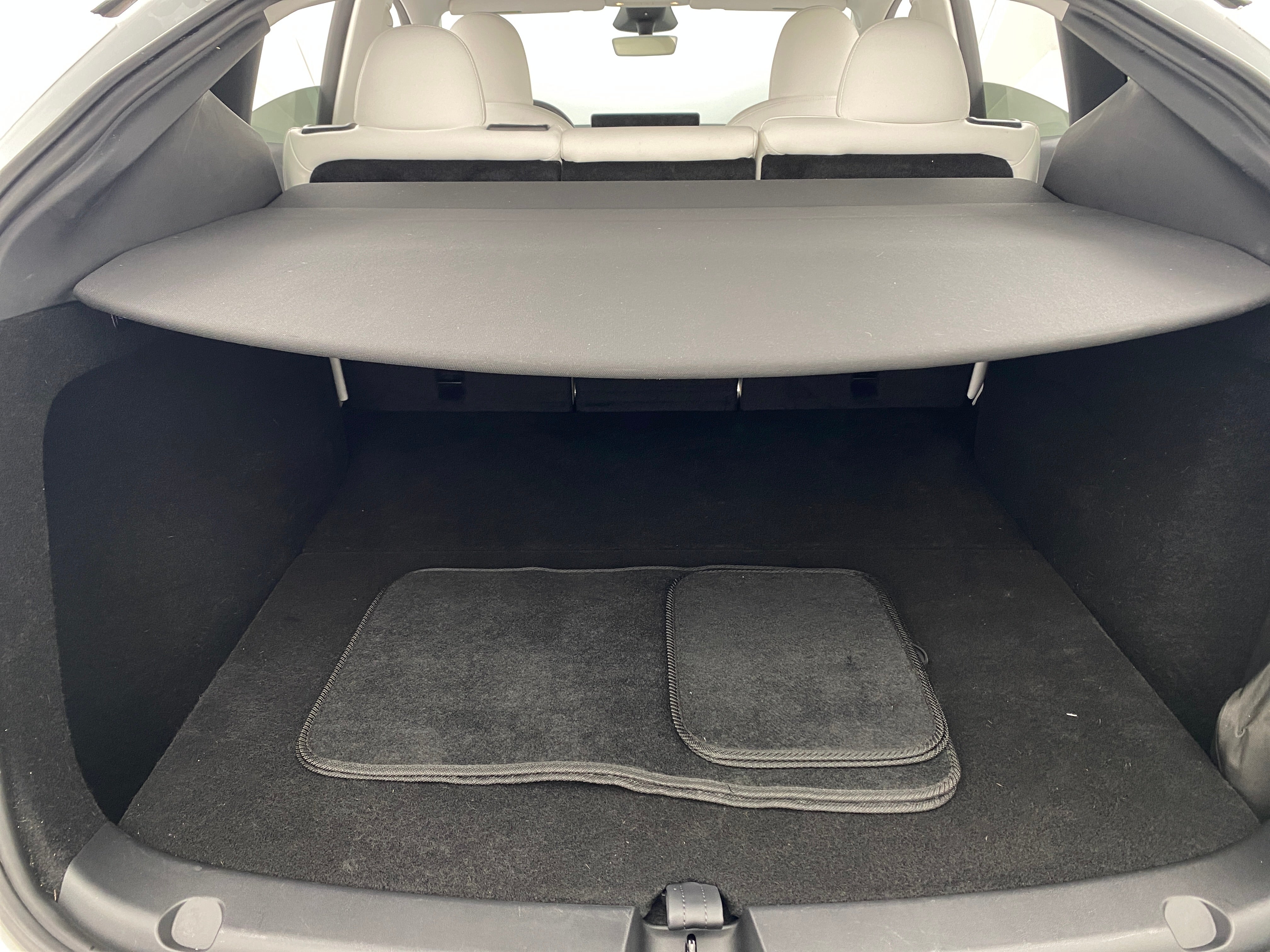 2023 Tesla Model Y Long Range 4