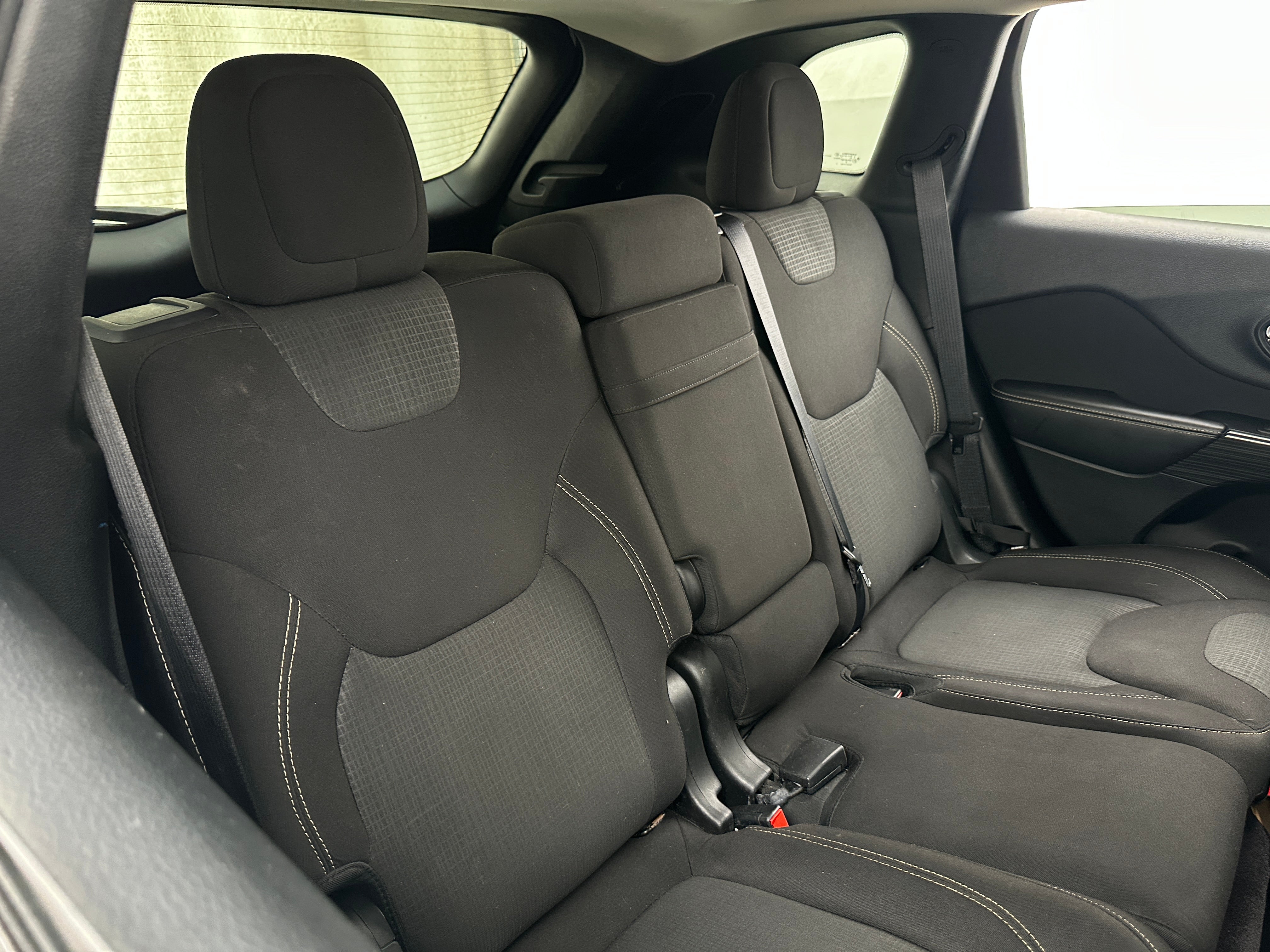 2016 Jeep Cherokee Altitude 6