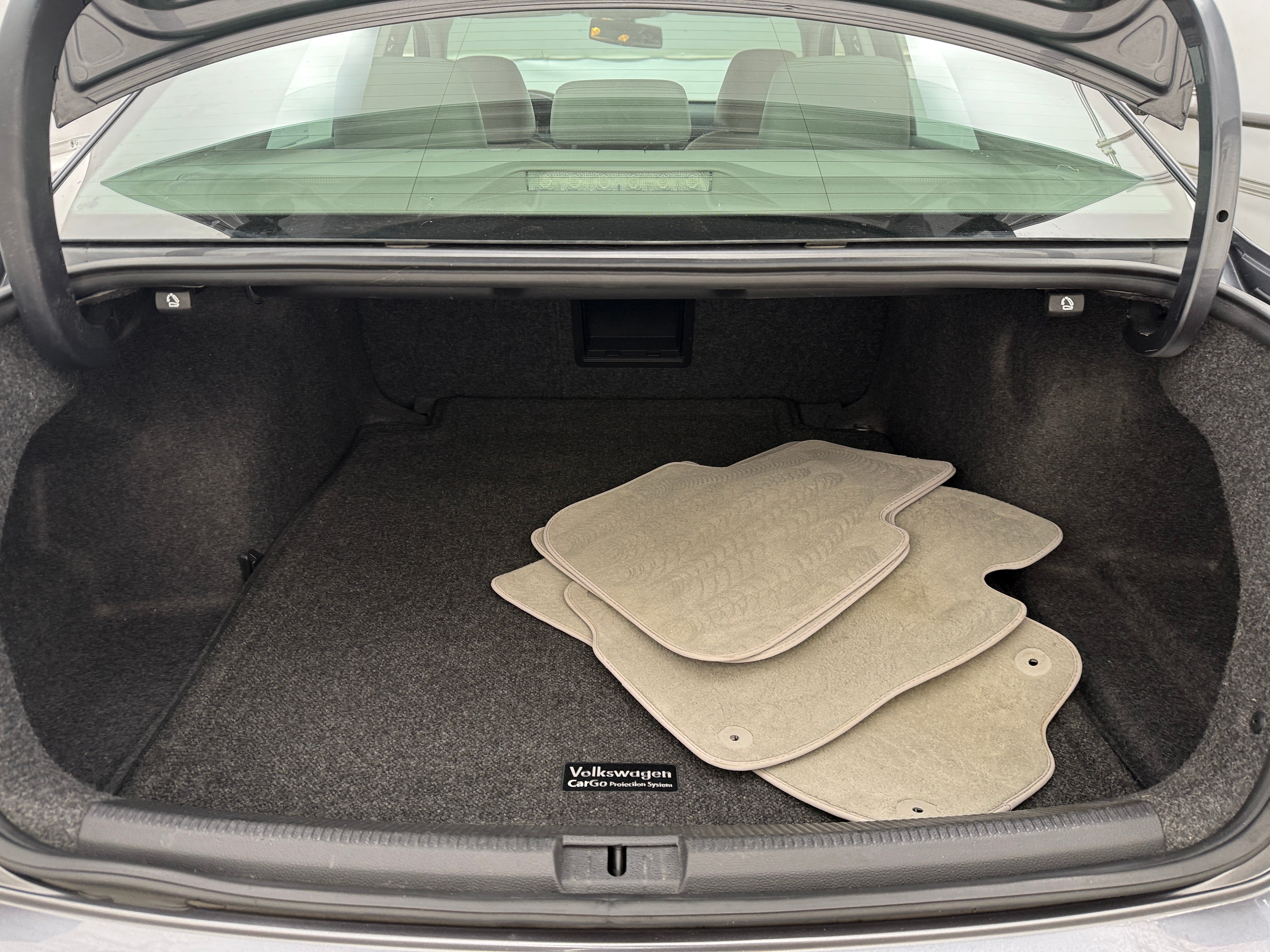 2012 Volkswagen Passat SEL 7