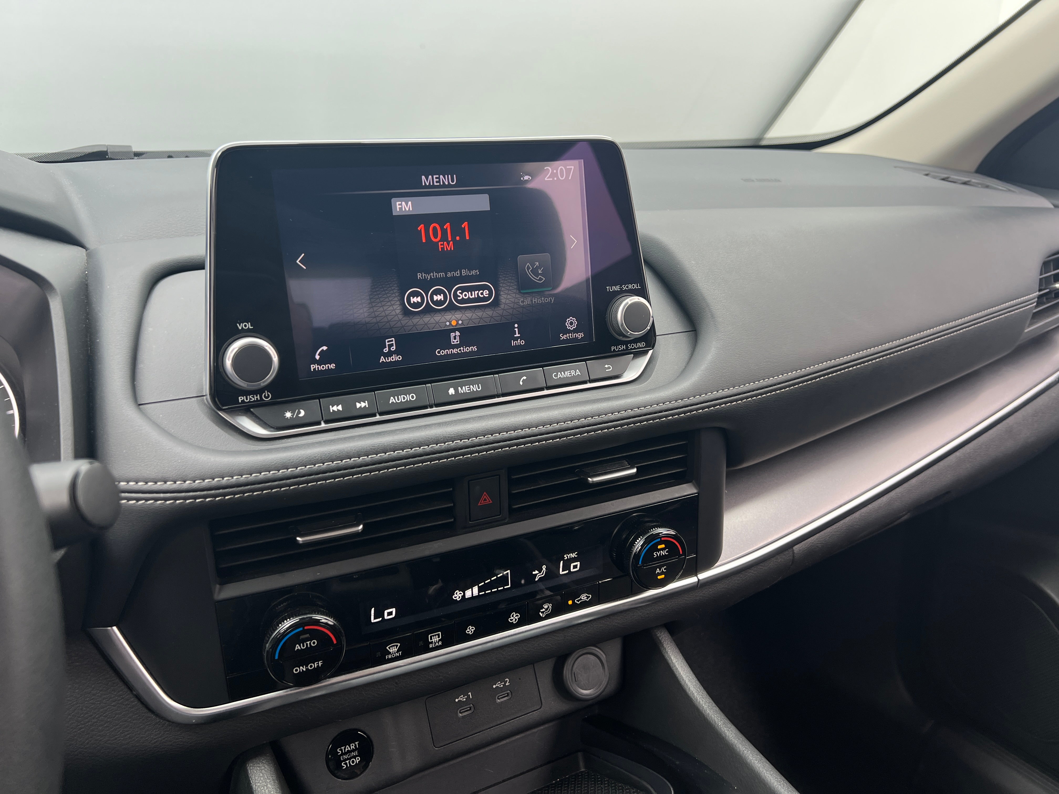2024 Nissan Rogue SV 4