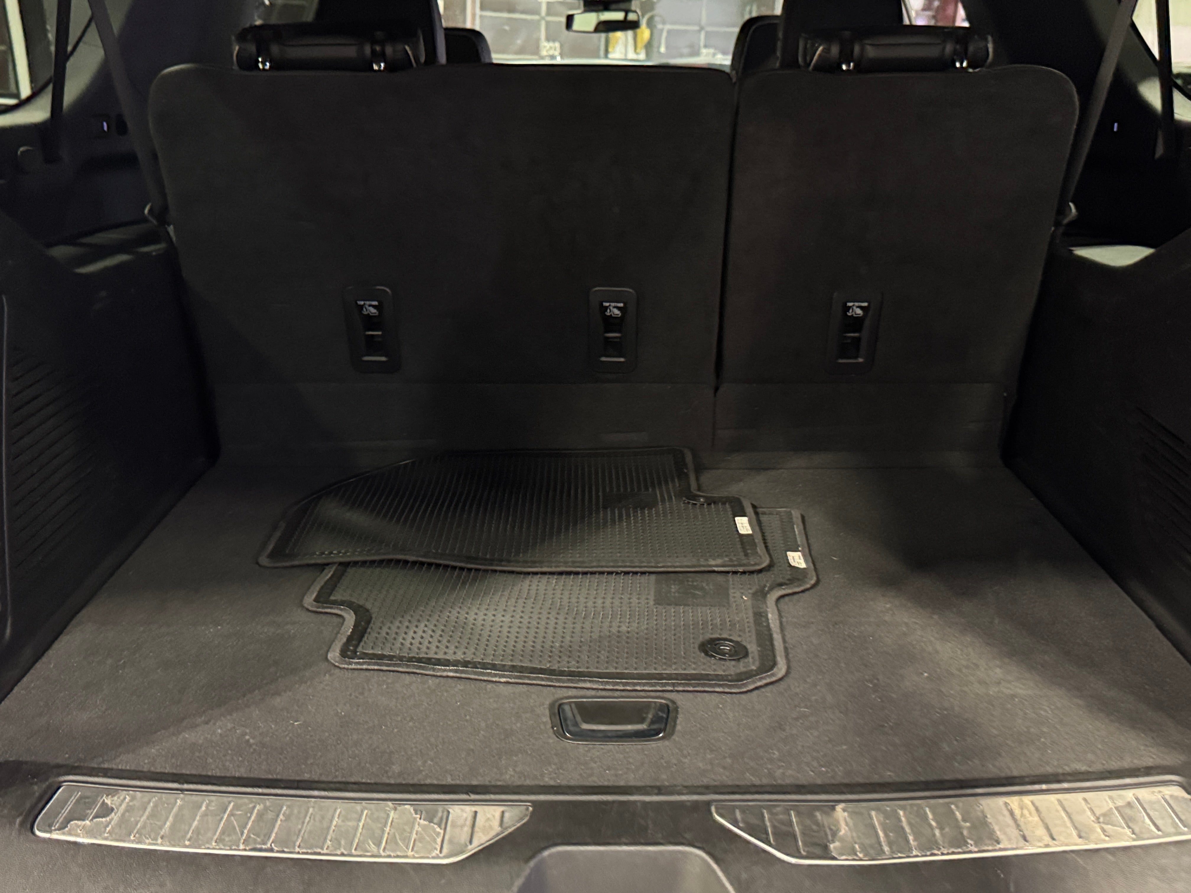 2023 Chevrolet Suburban Premier 6