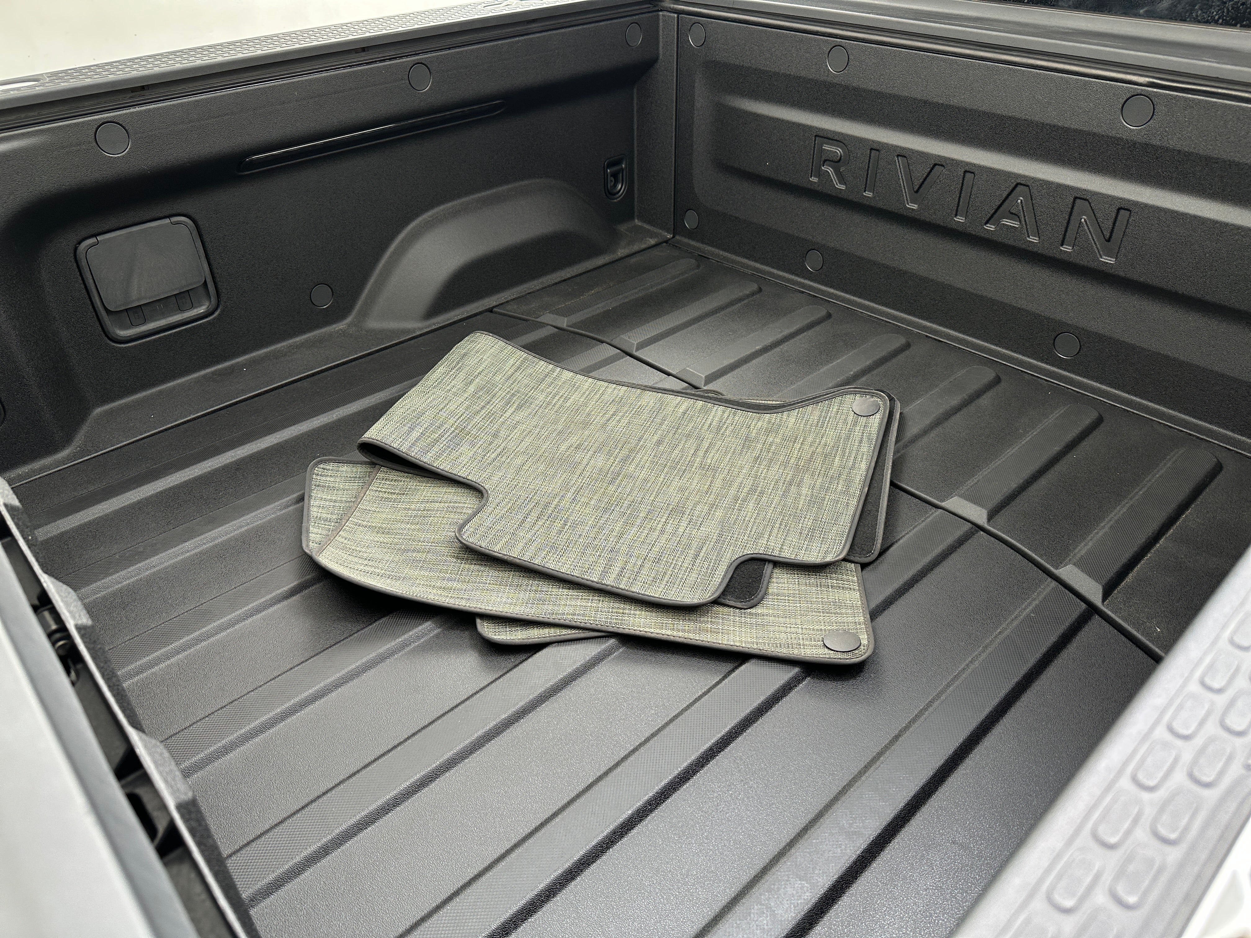 2023 Rivian R1T Adventure 6