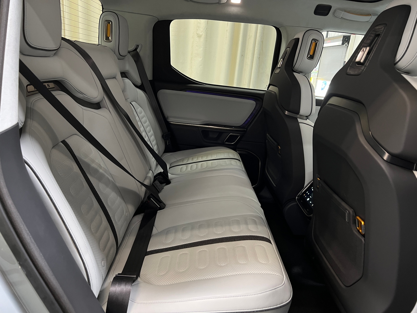 Thumbnail: 2022 Rivian R1T - 5