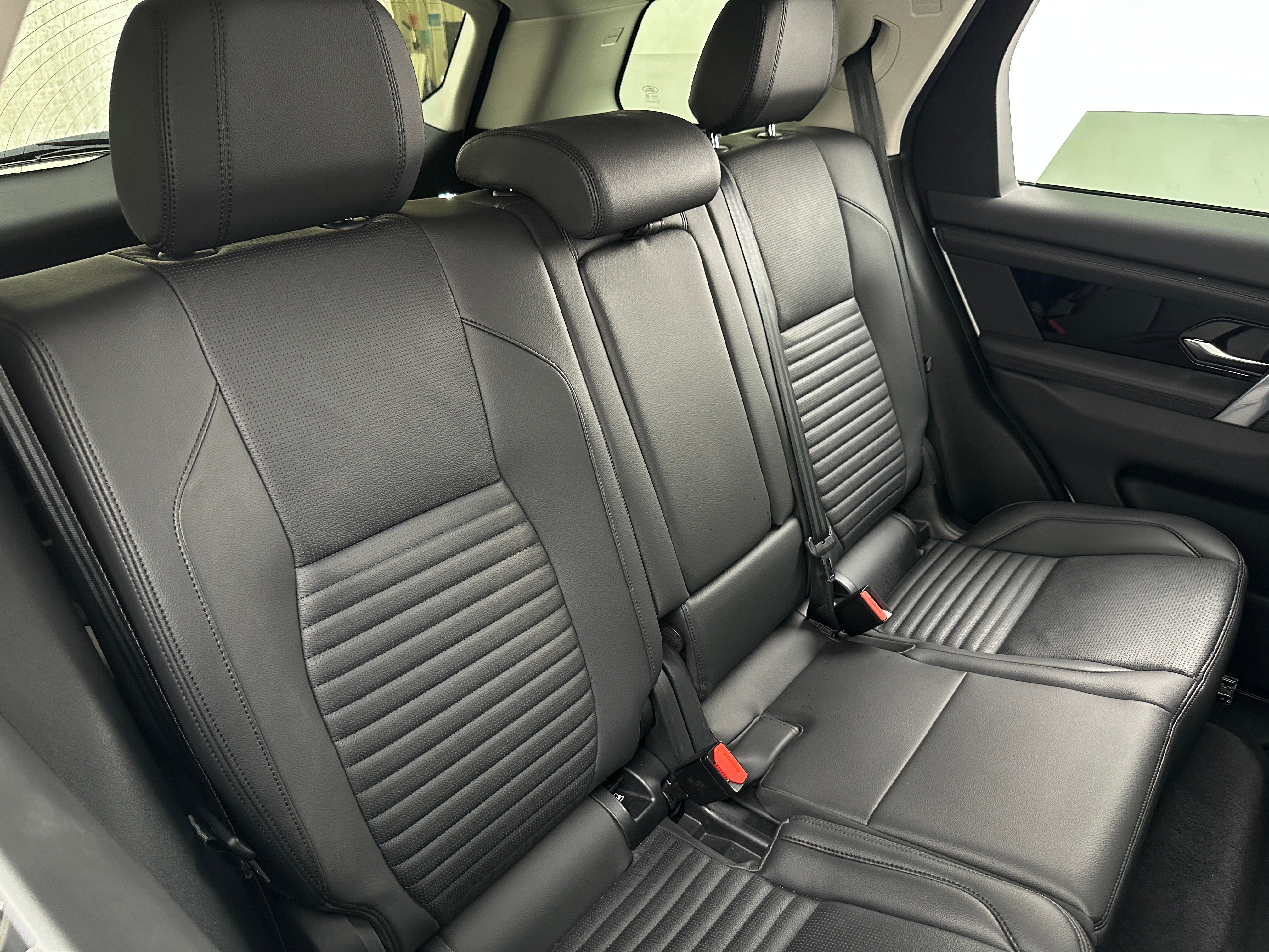 2023 Land Rover Discovery Sport S 5