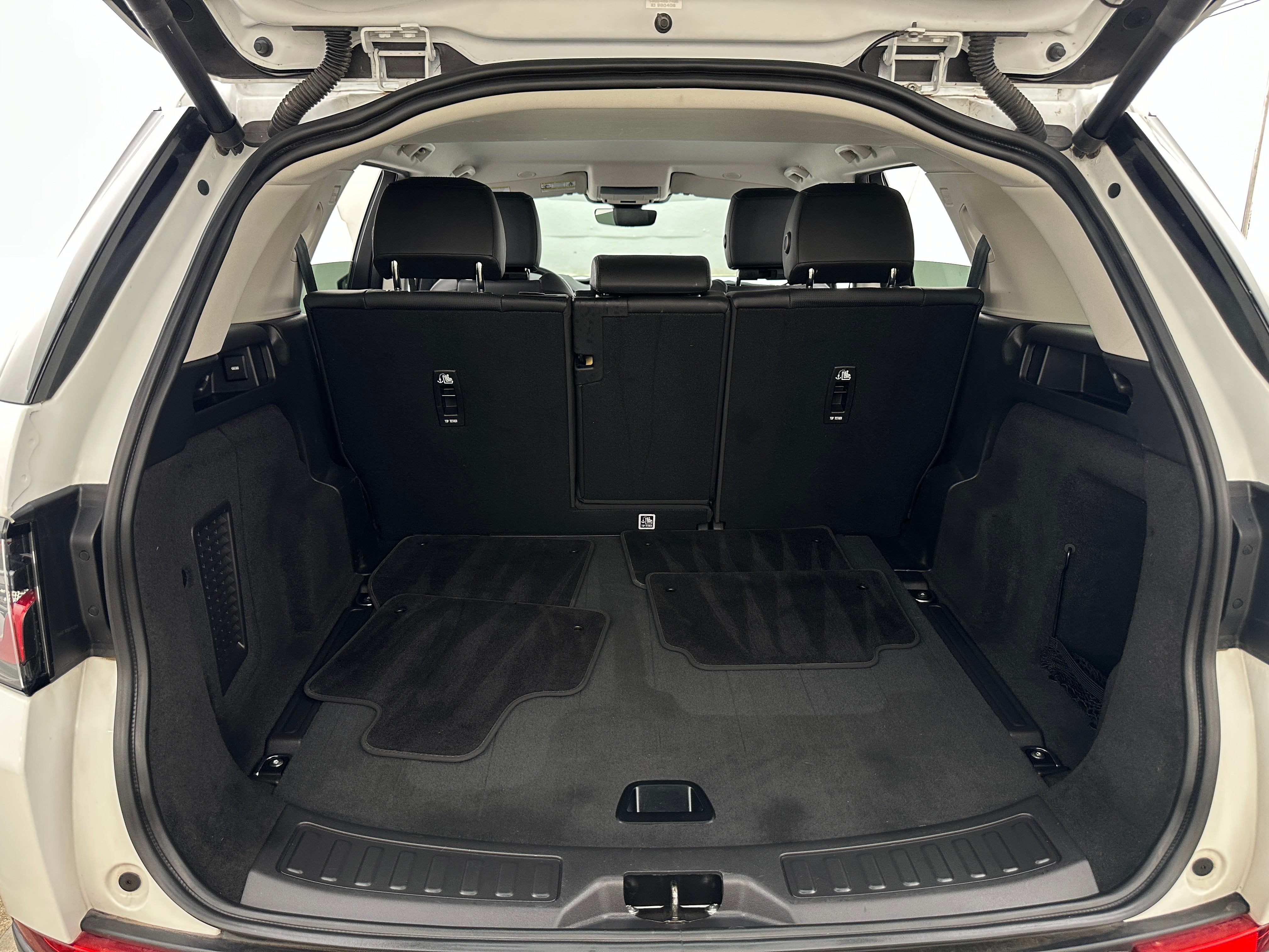 2023 Land Rover Discovery Sport S 6