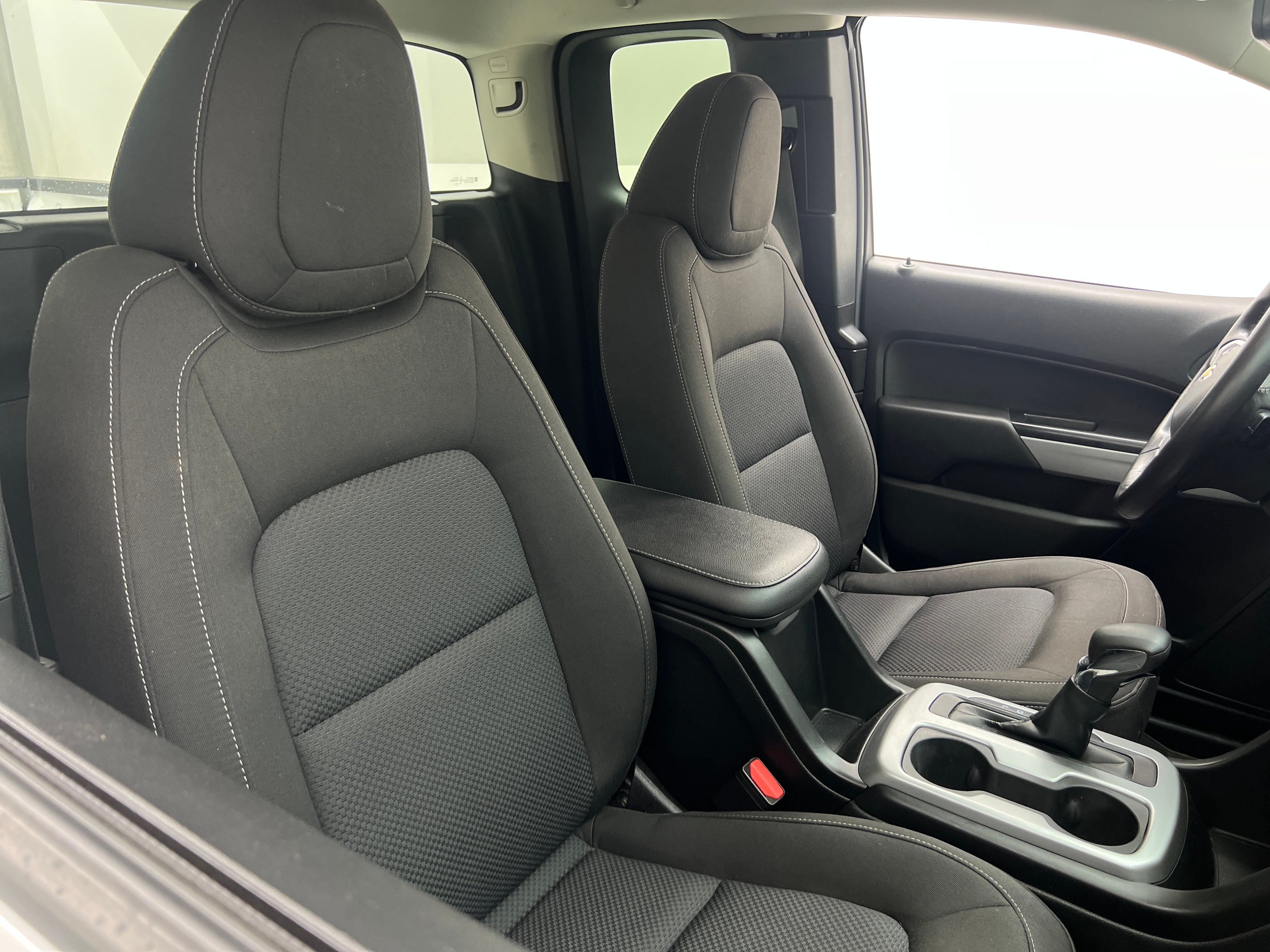 2022 Chevrolet Colorado LT 2