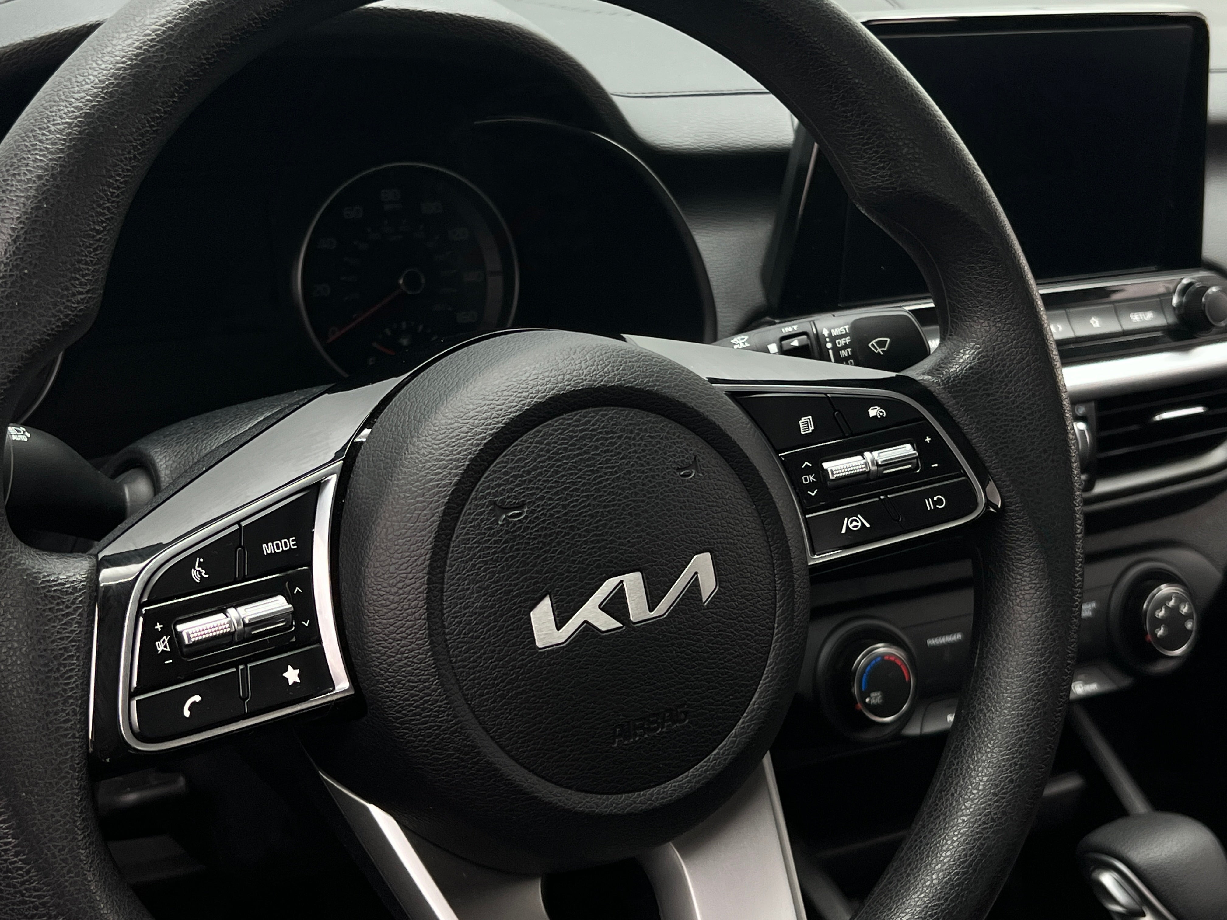 2024 Kia Forte LXS 5