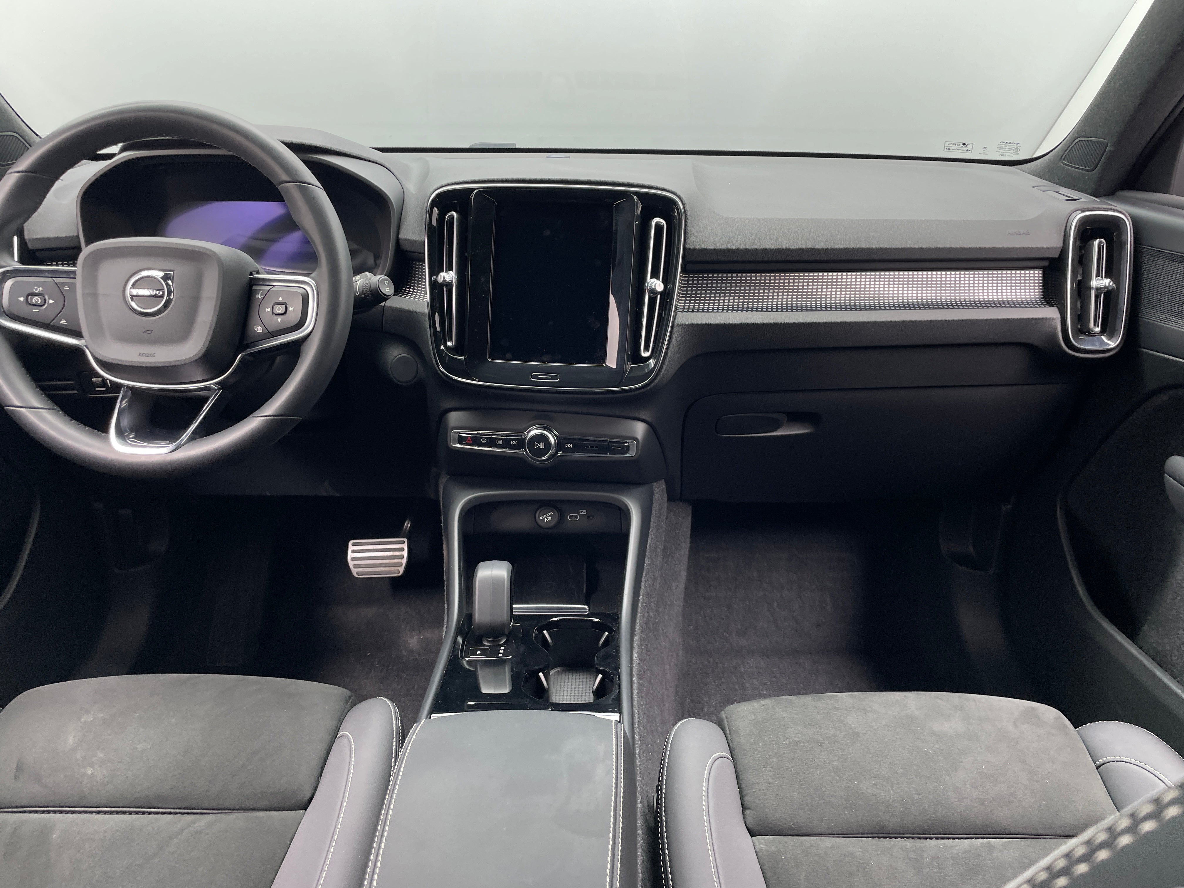 2022 Volvo XC40 Recharge Plus 2