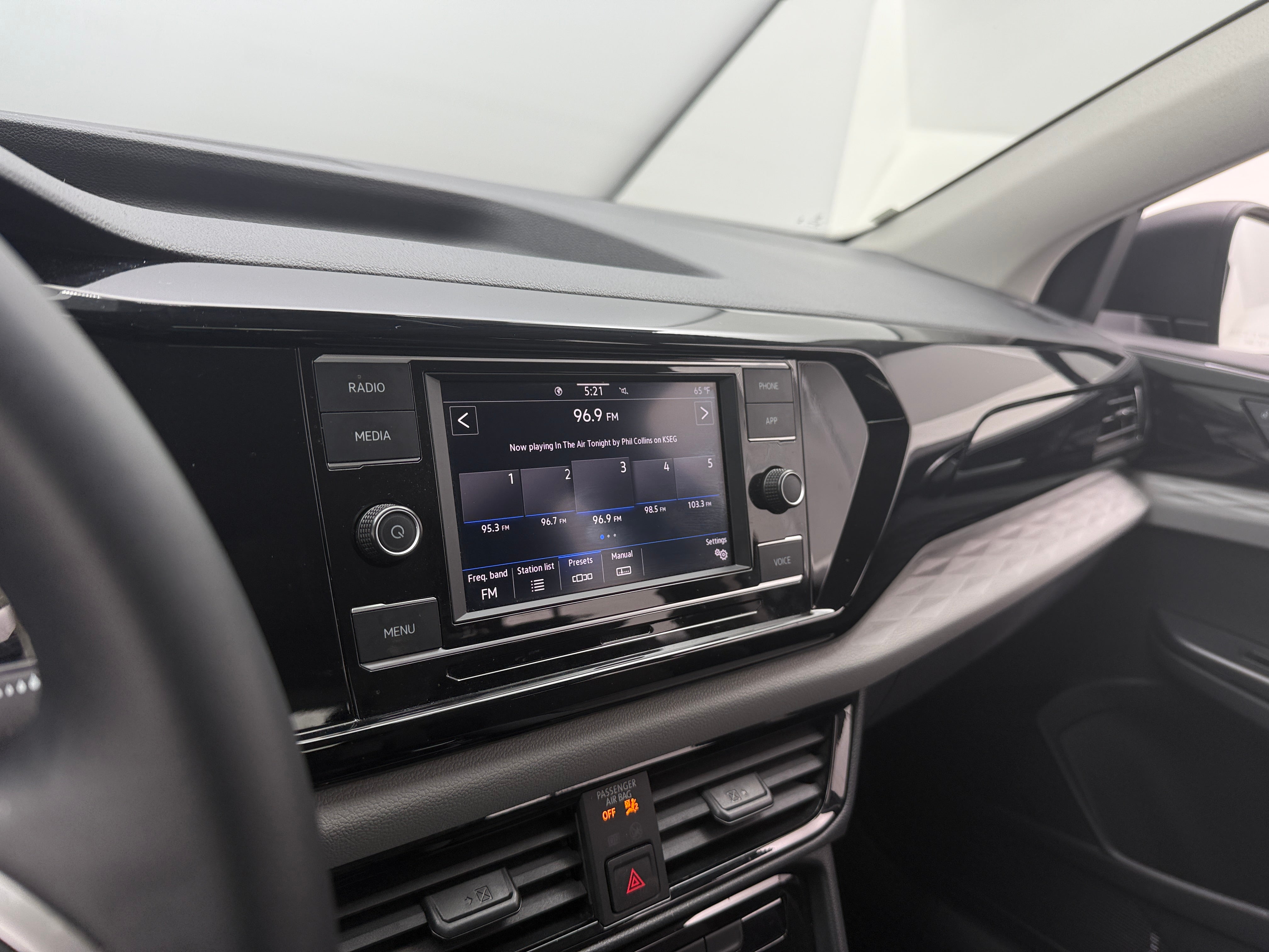 2024 Volkswagen Taos S 4
