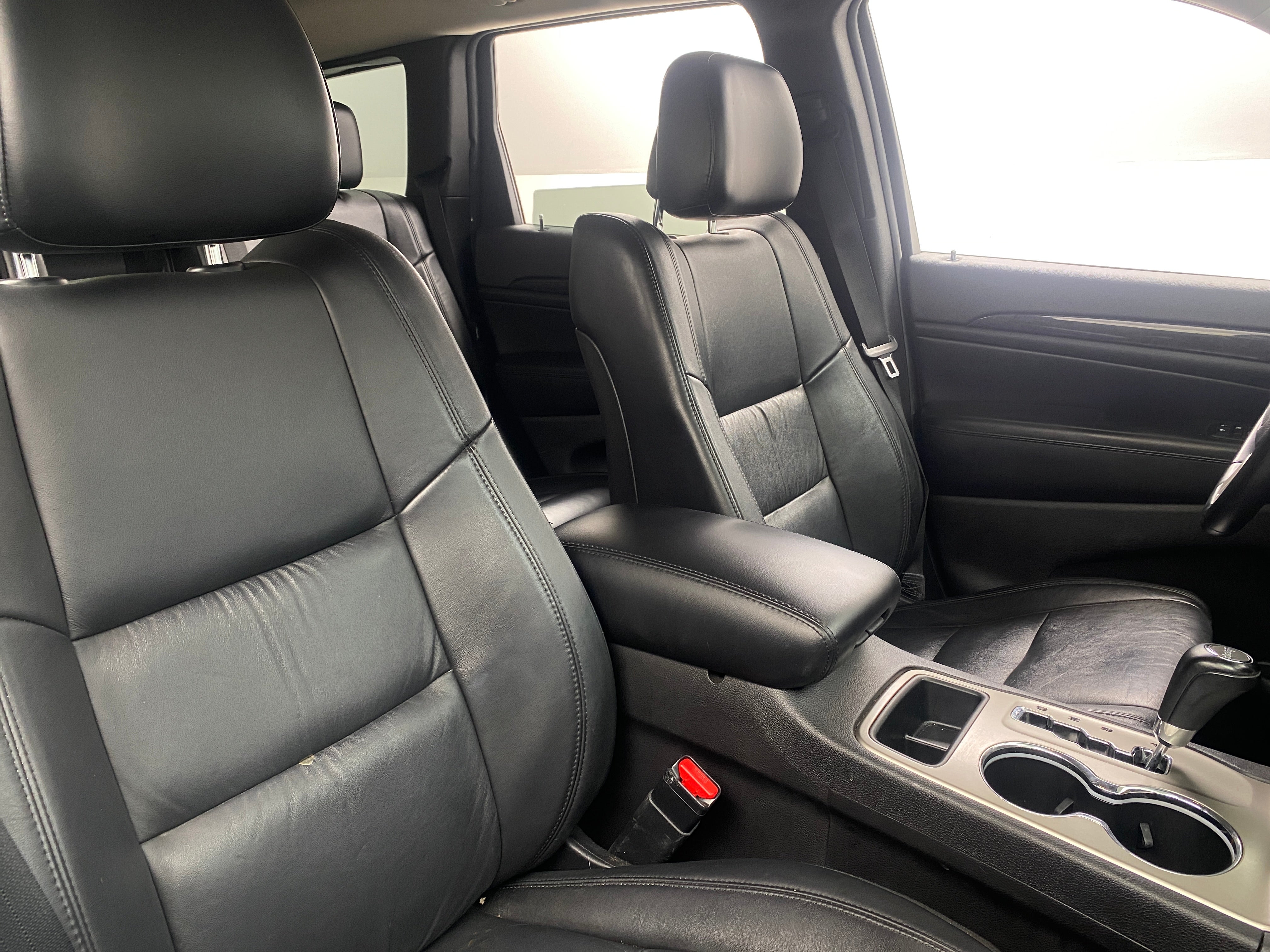 2012 Jeep Grand Cherokee Laredo 2