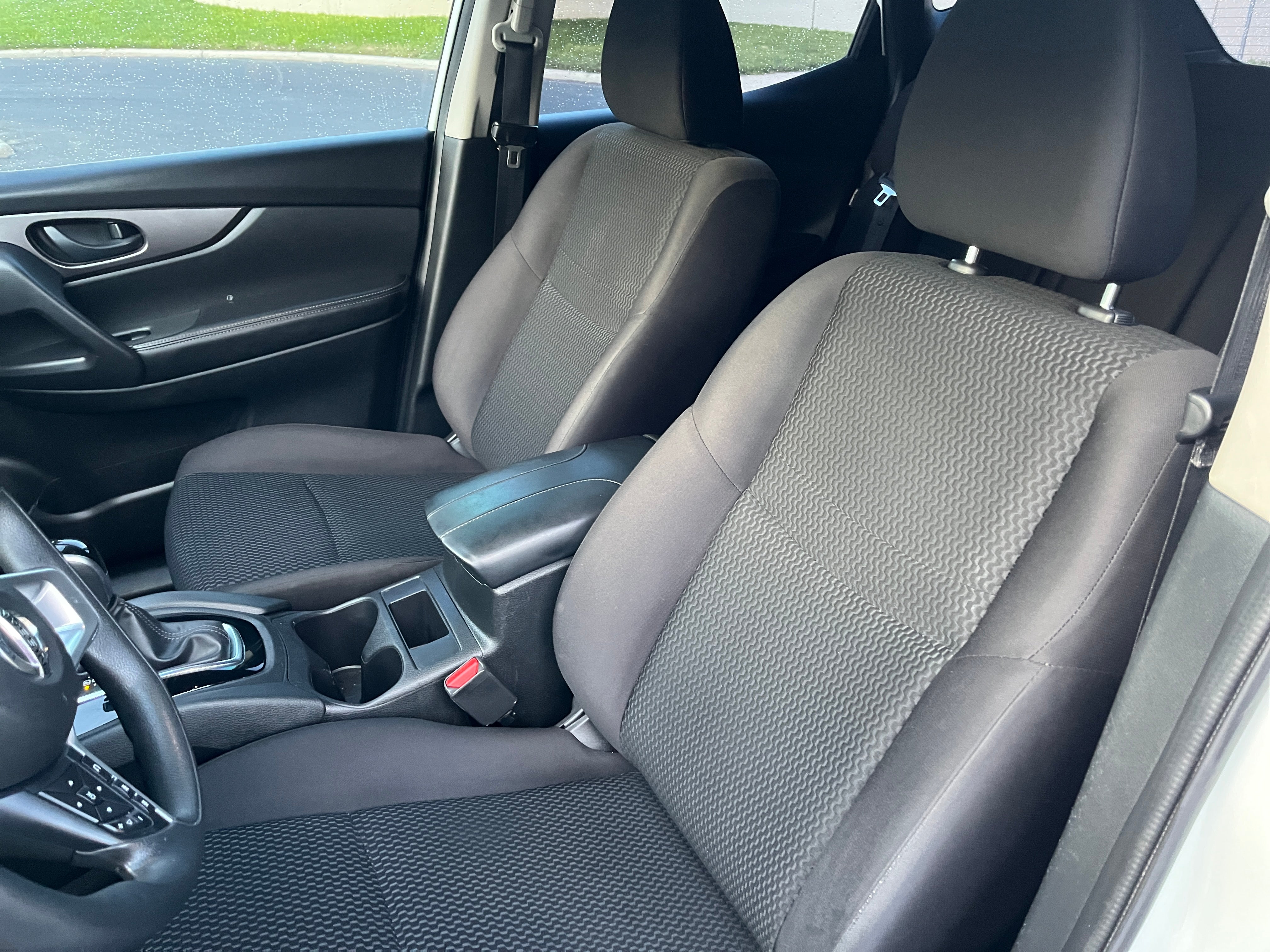 2020 Nissan Rogue Sport S 2