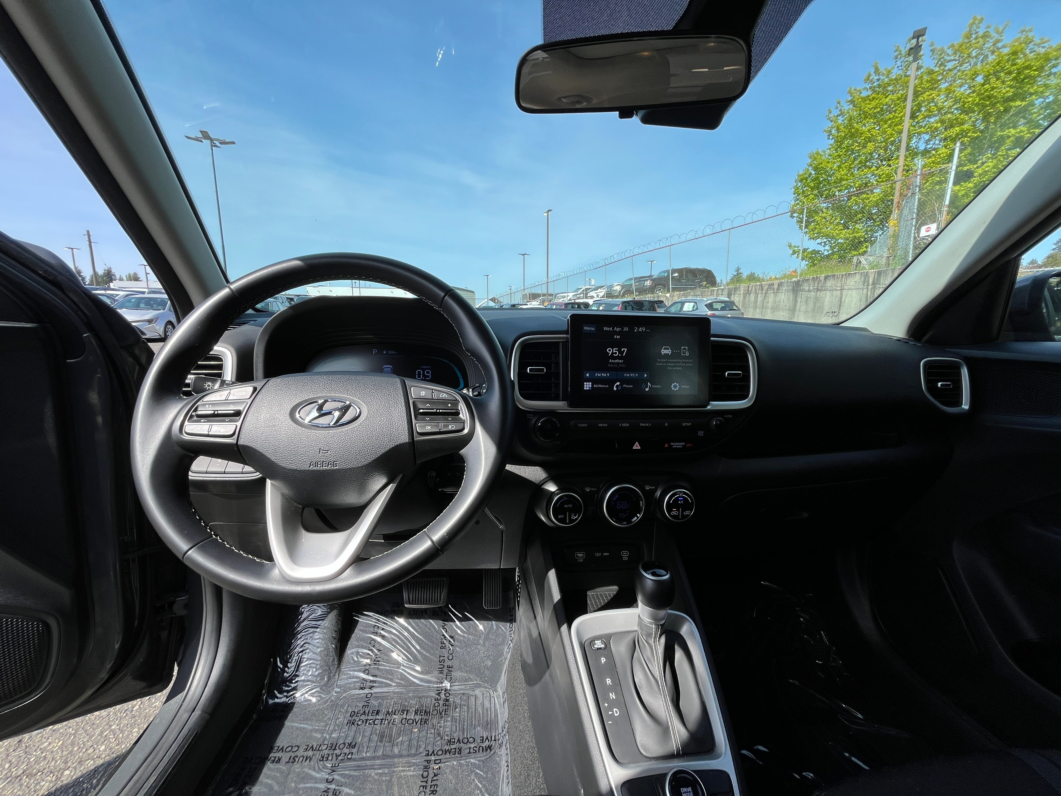 2023 Hyundai Venue SEL 3