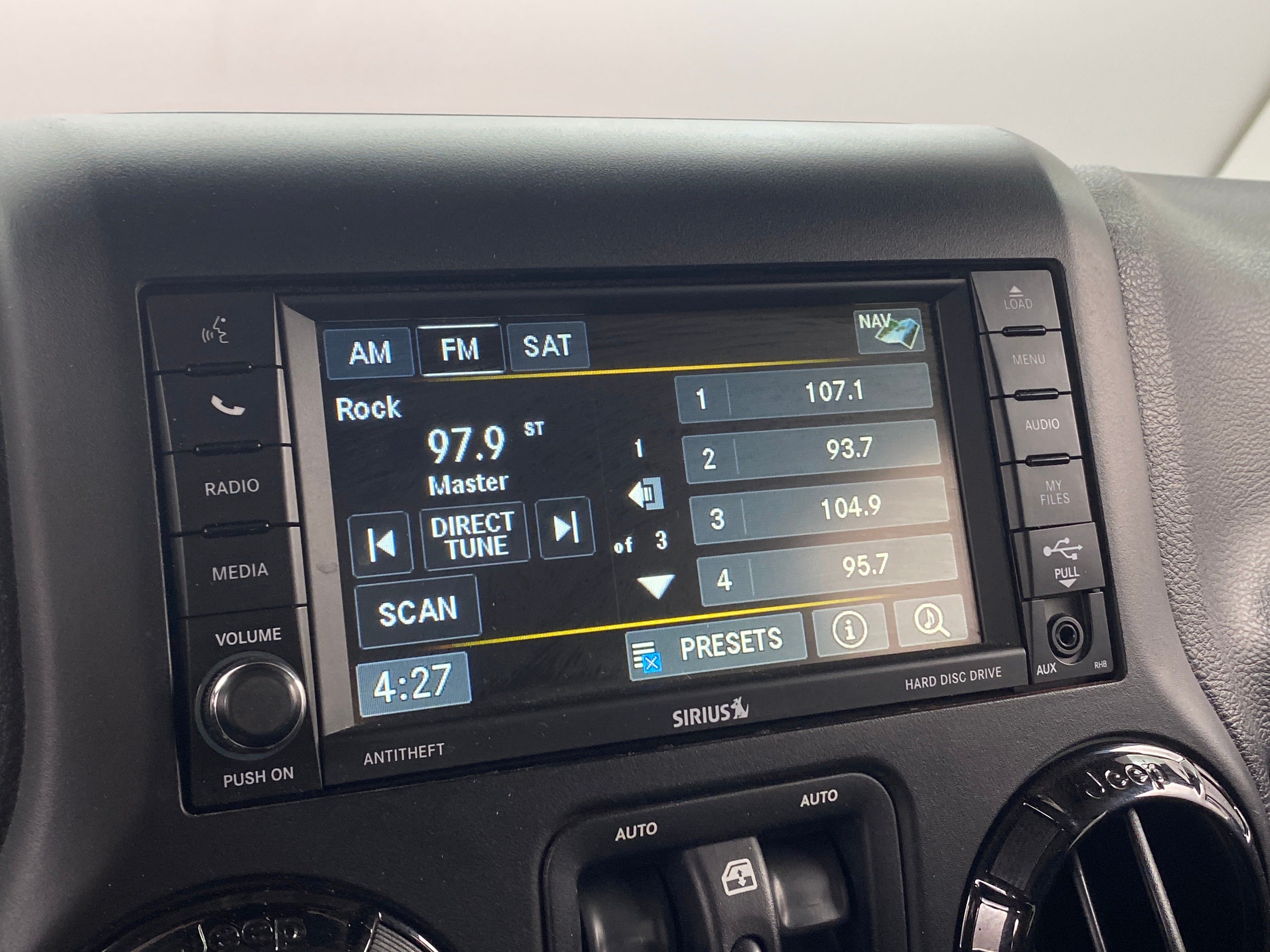 2015 Jeep Wrangler Unlimited Altitude 3