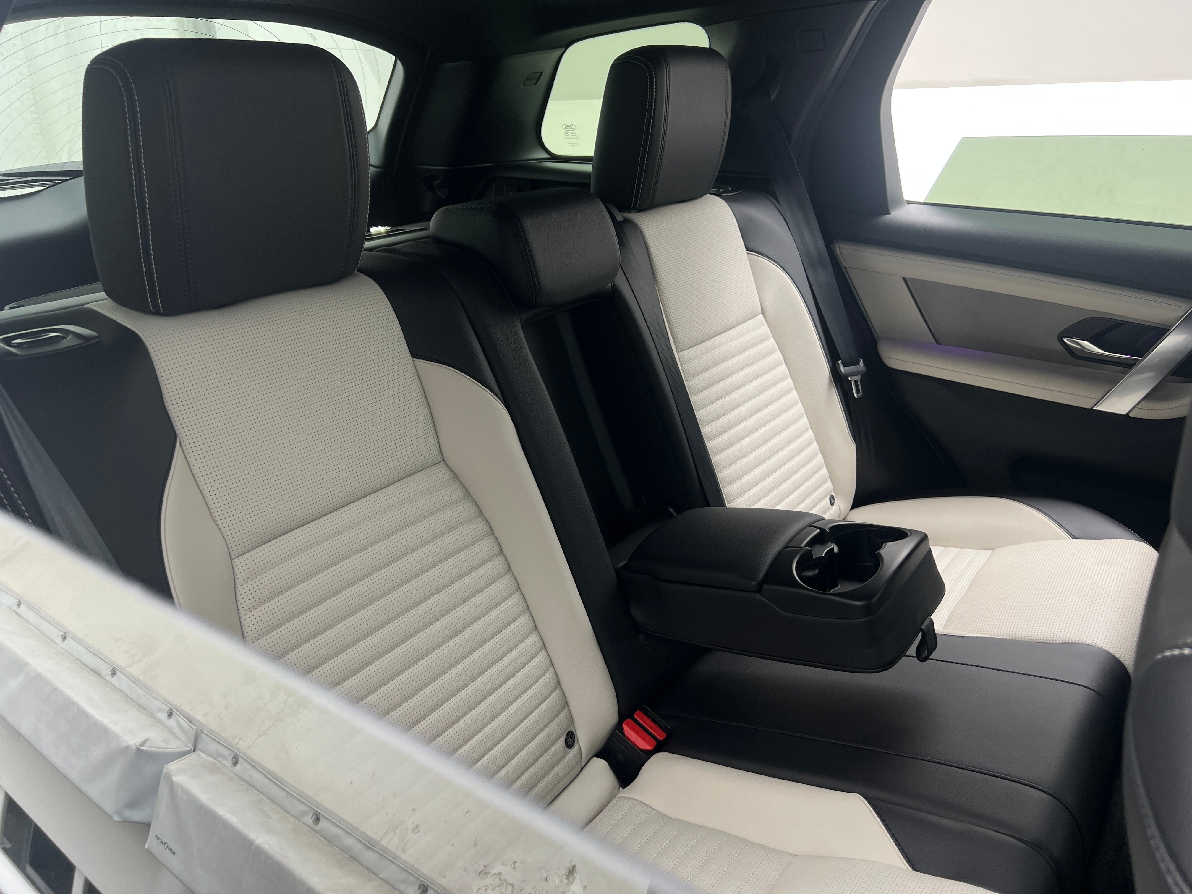 2024 Land Rover Discovery Sport Dynamic SE 5