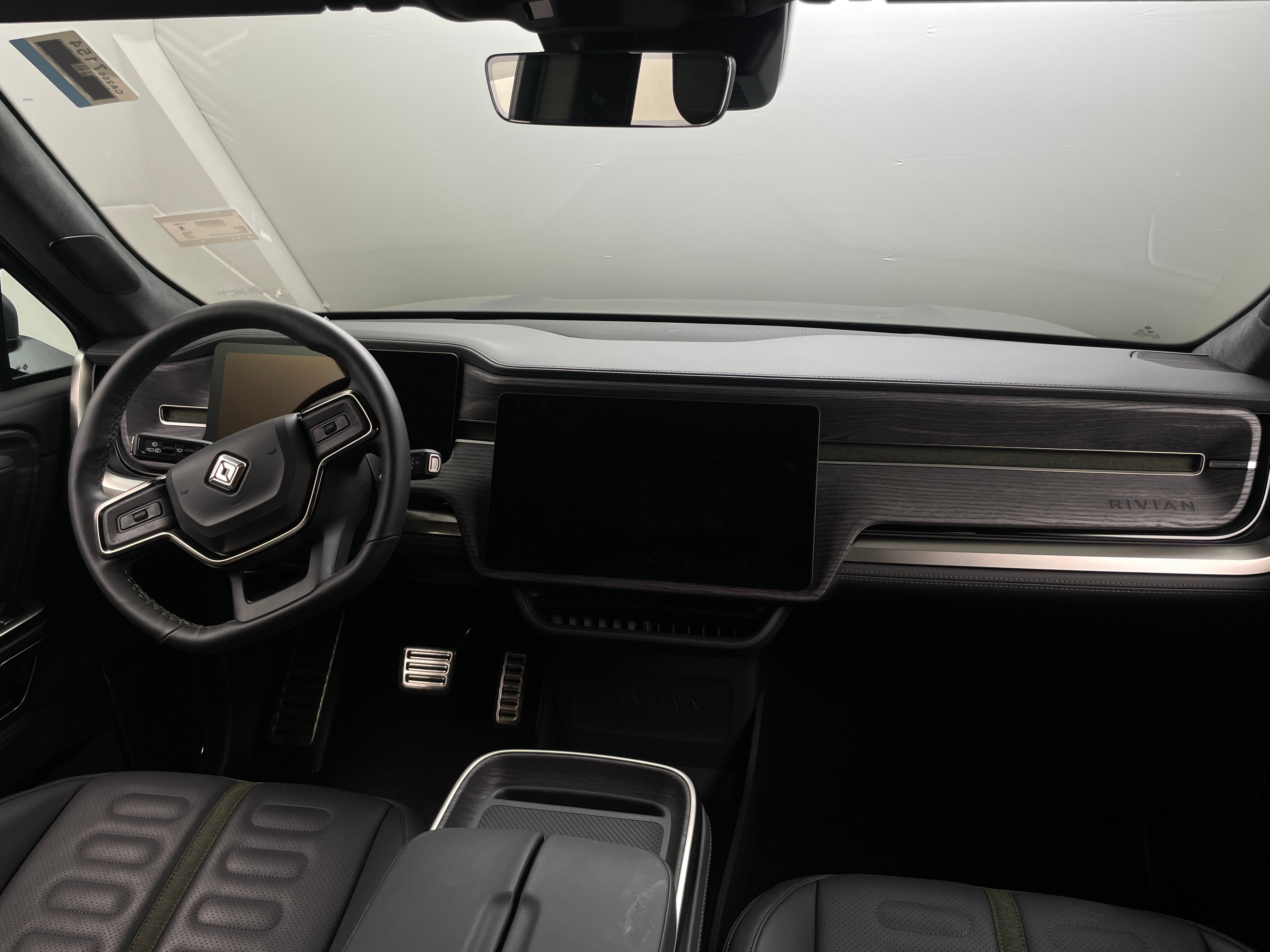 2023 Rivian R1S Adventure 2