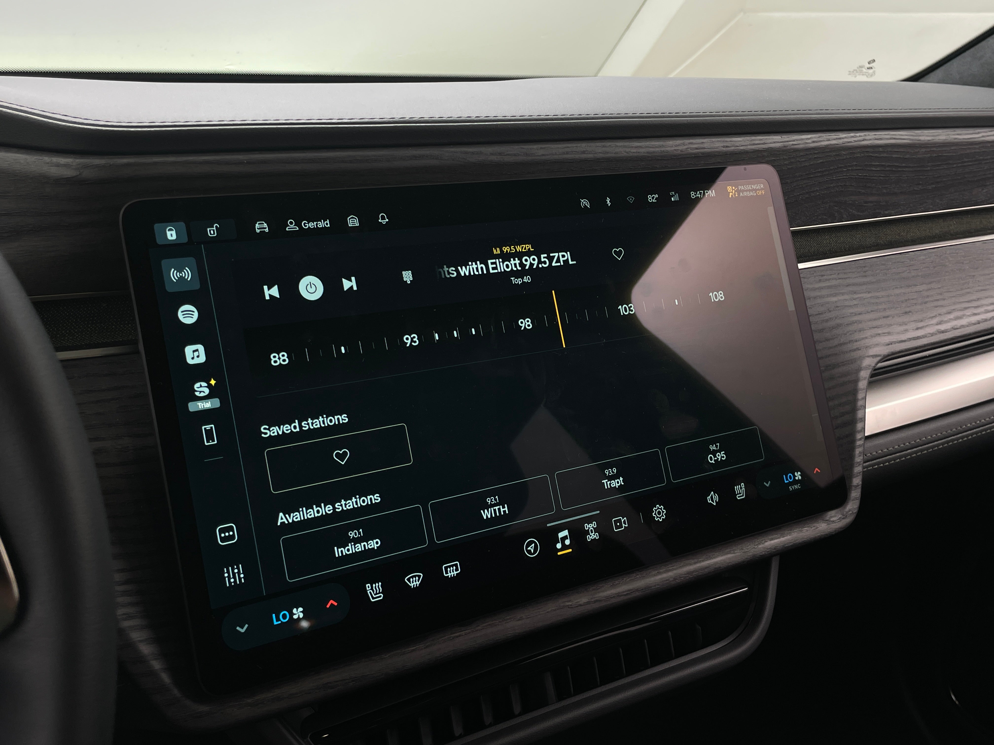 2023 Rivian R1S Adventure 3