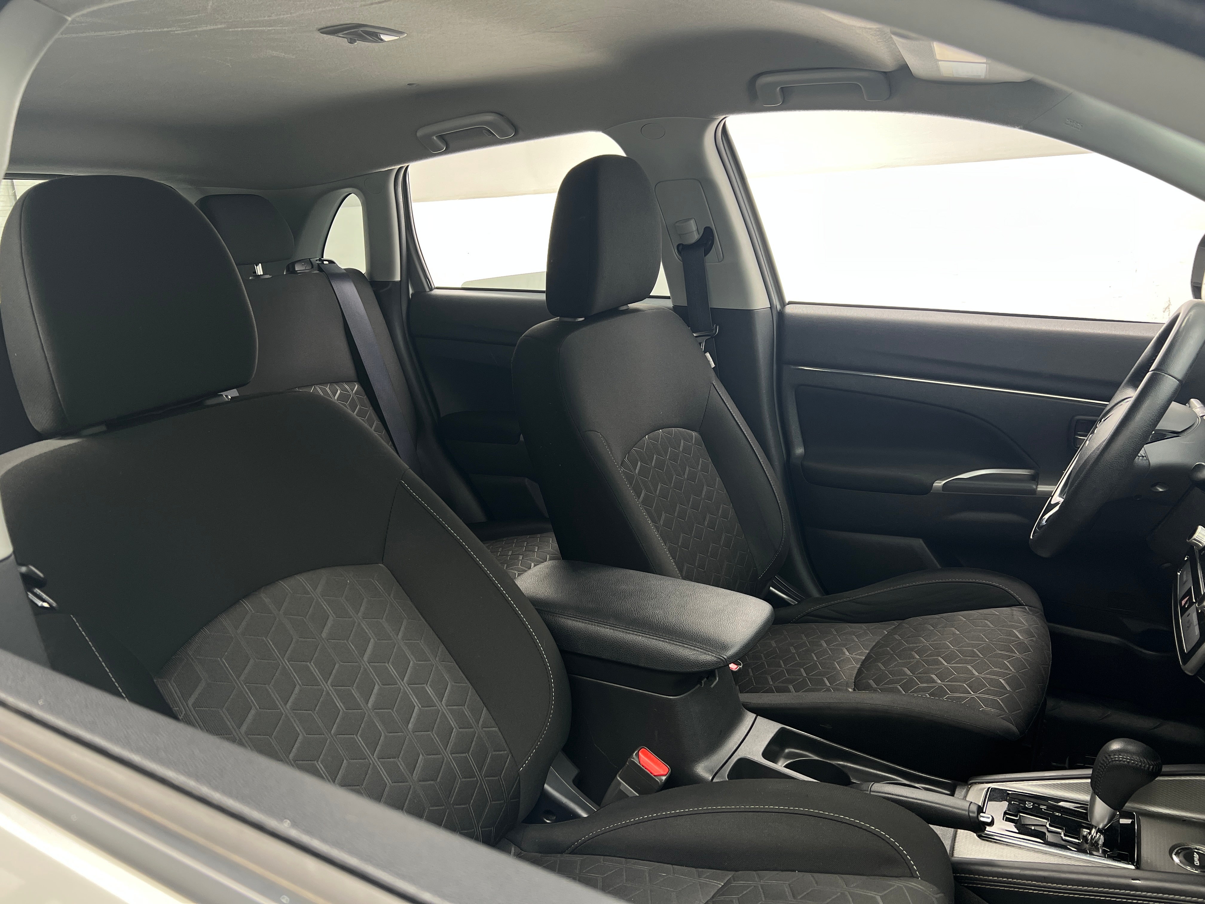 2020 Mitsubishi Outlander Sport SE 2