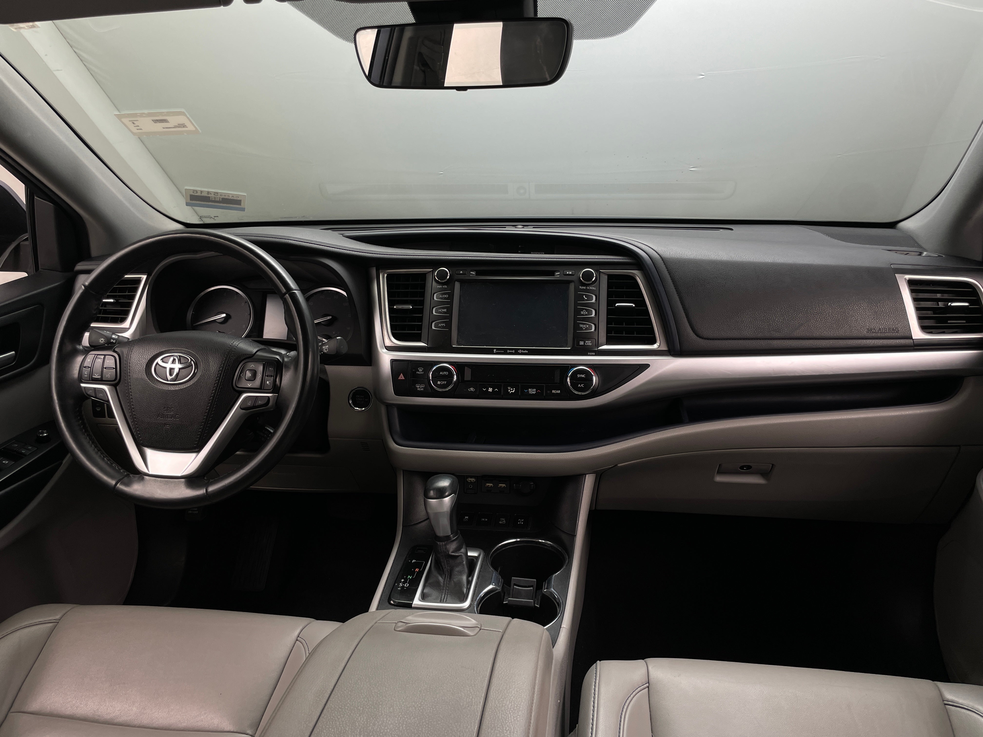 2019 Toyota Highlander XLE 2