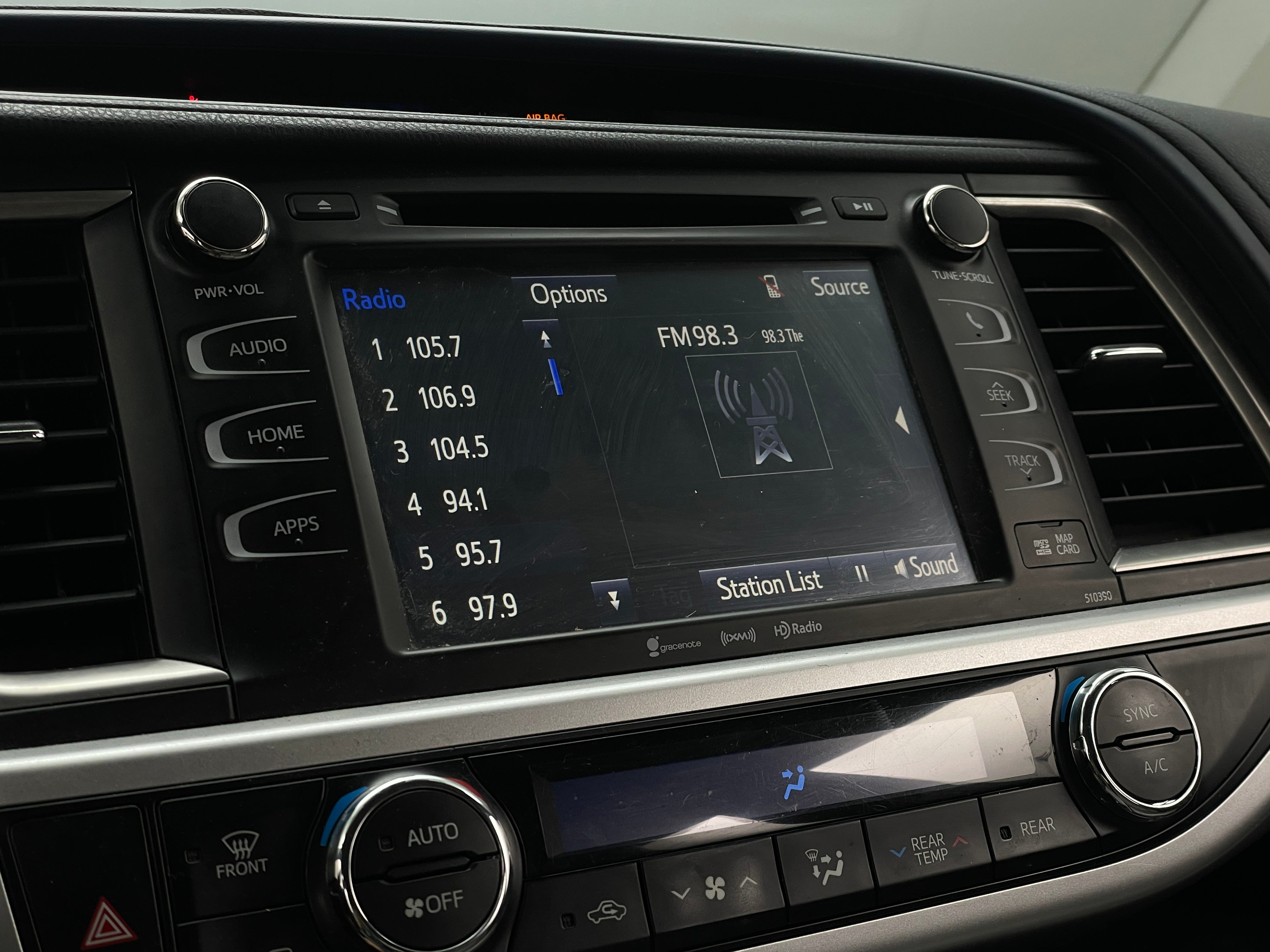 2019 Toyota Highlander XLE 3