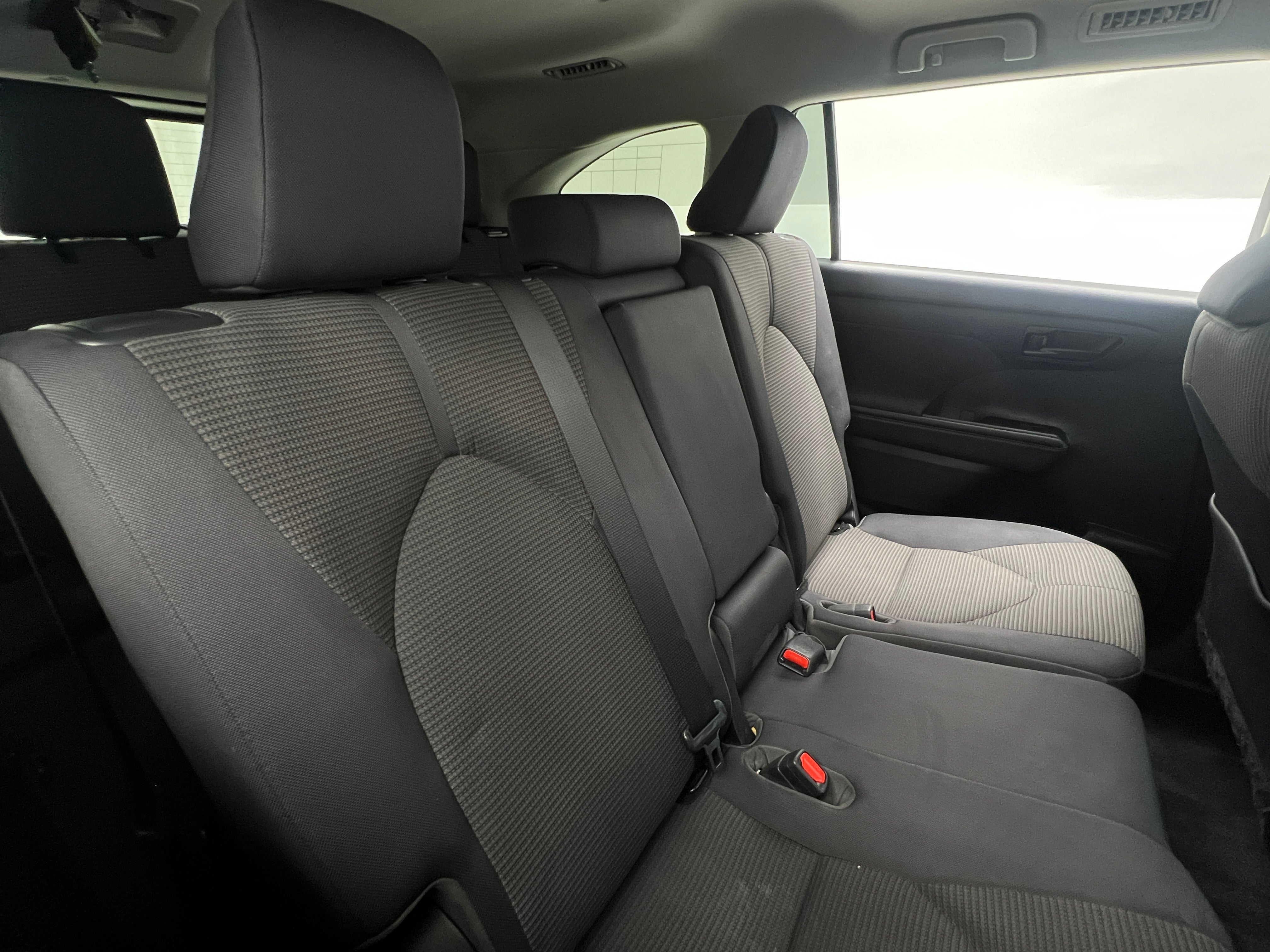 2023 Toyota Highlander LE 6