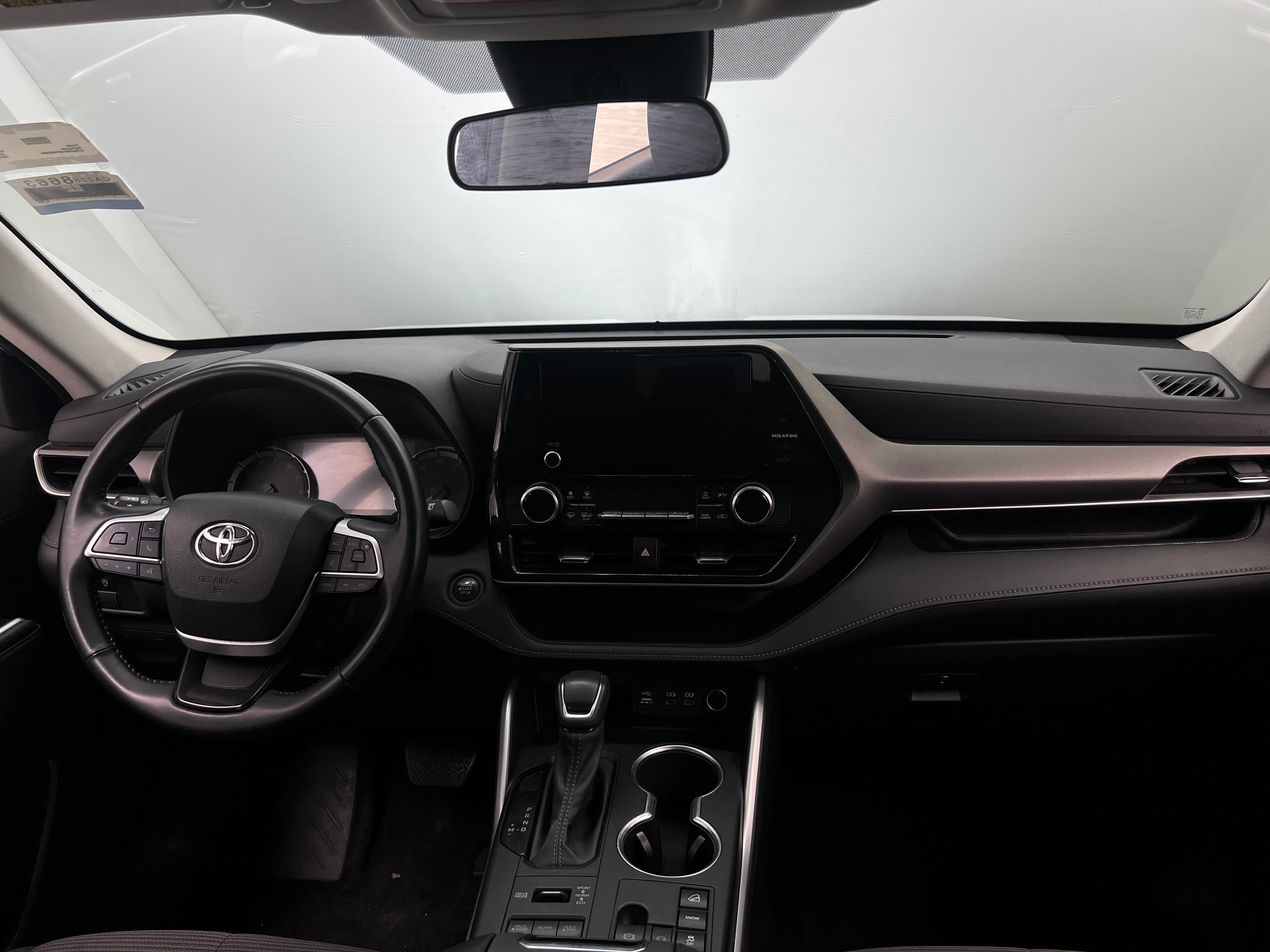 2023 Toyota Highlander LE 3